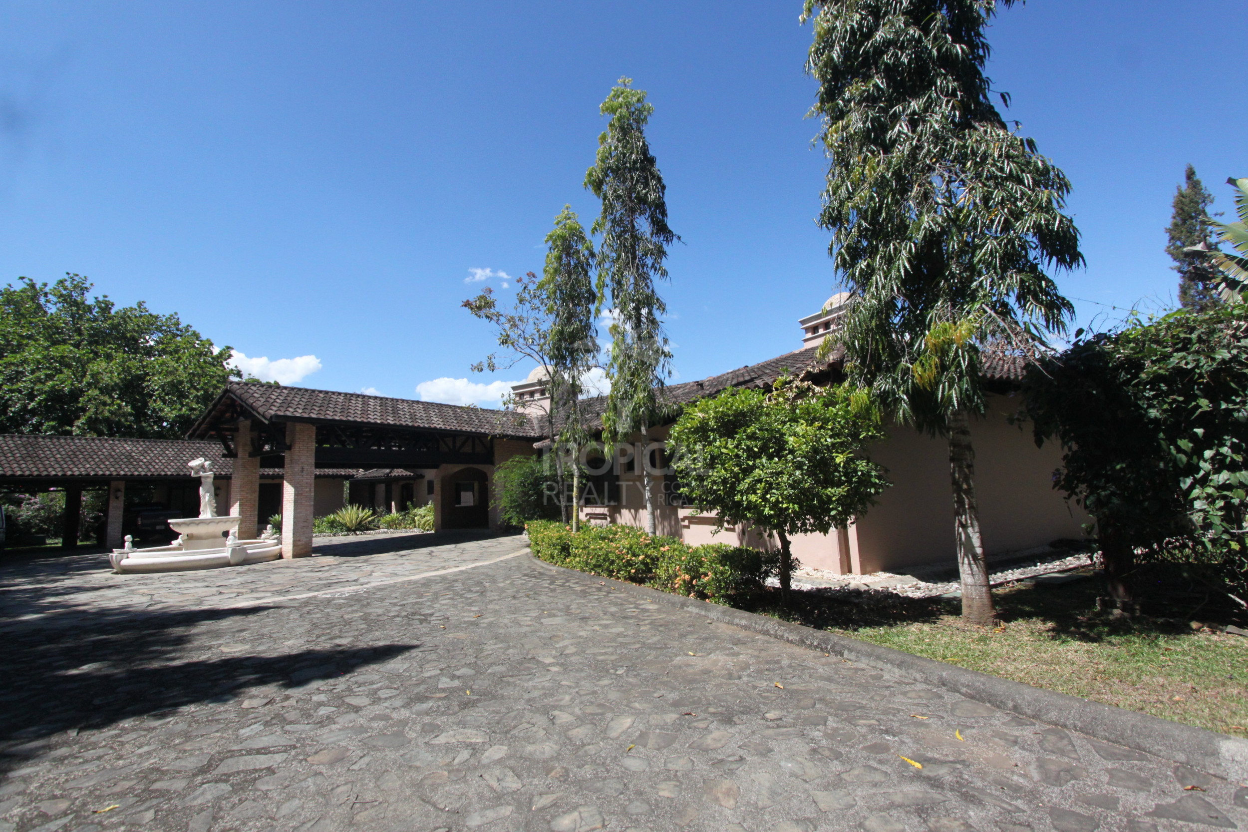Luxury Home in La Guácima with Private Forest & Panoramic Views