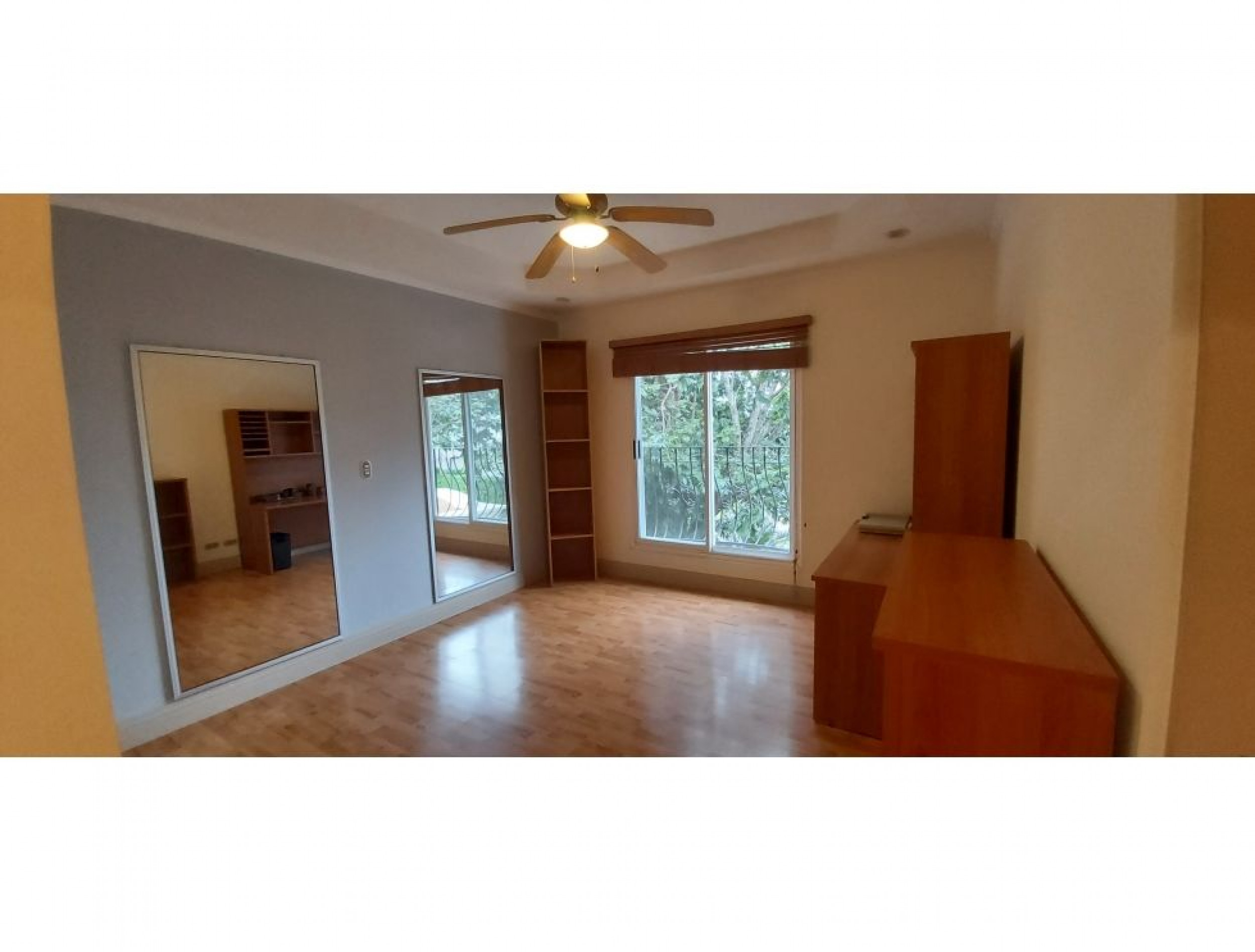 Charming Independent Residence available for Sale, Valle del Sol