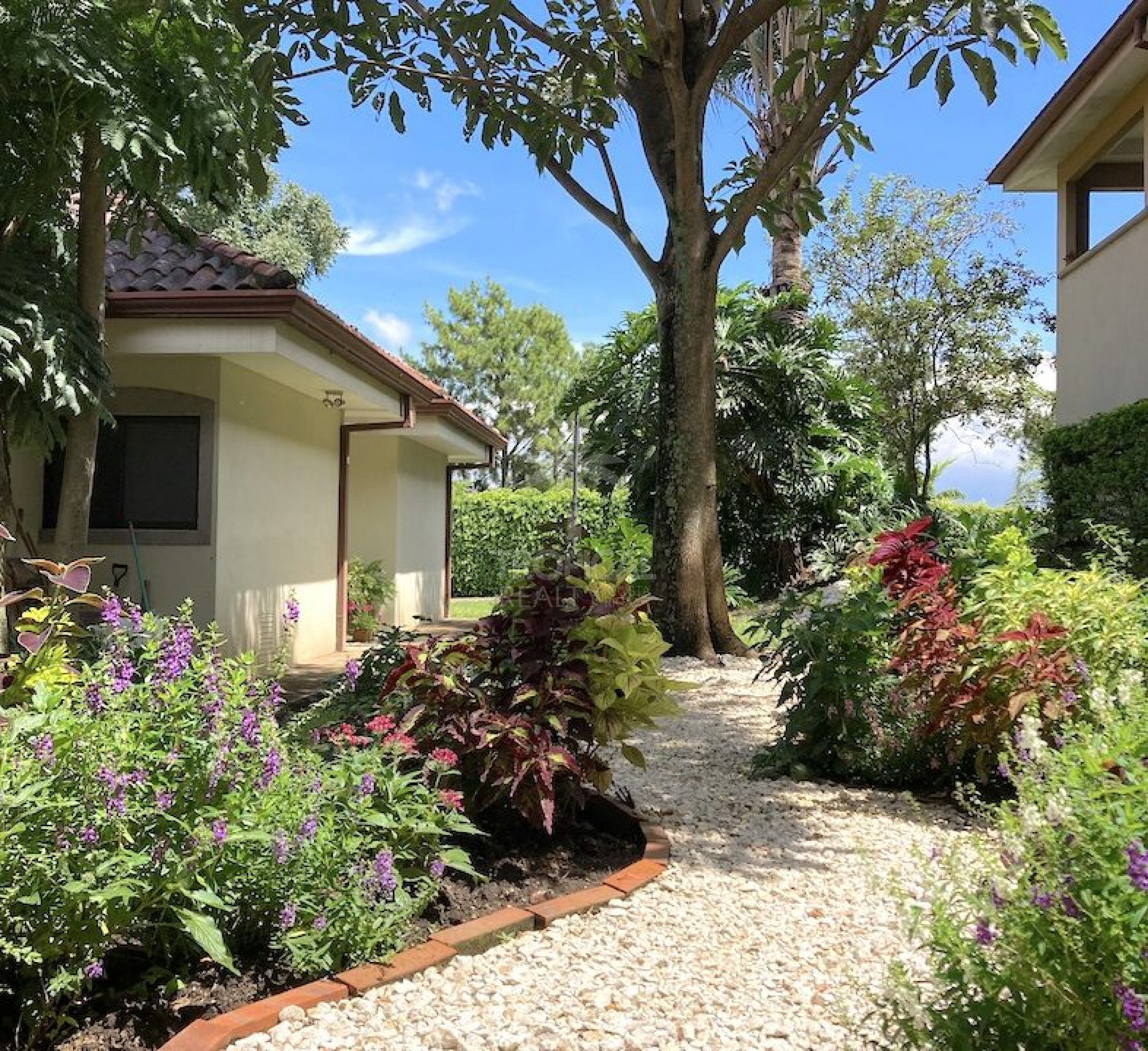 Single-Story Home for Sale in Bosque Dorado Condominium, Santa Ana – SOLD