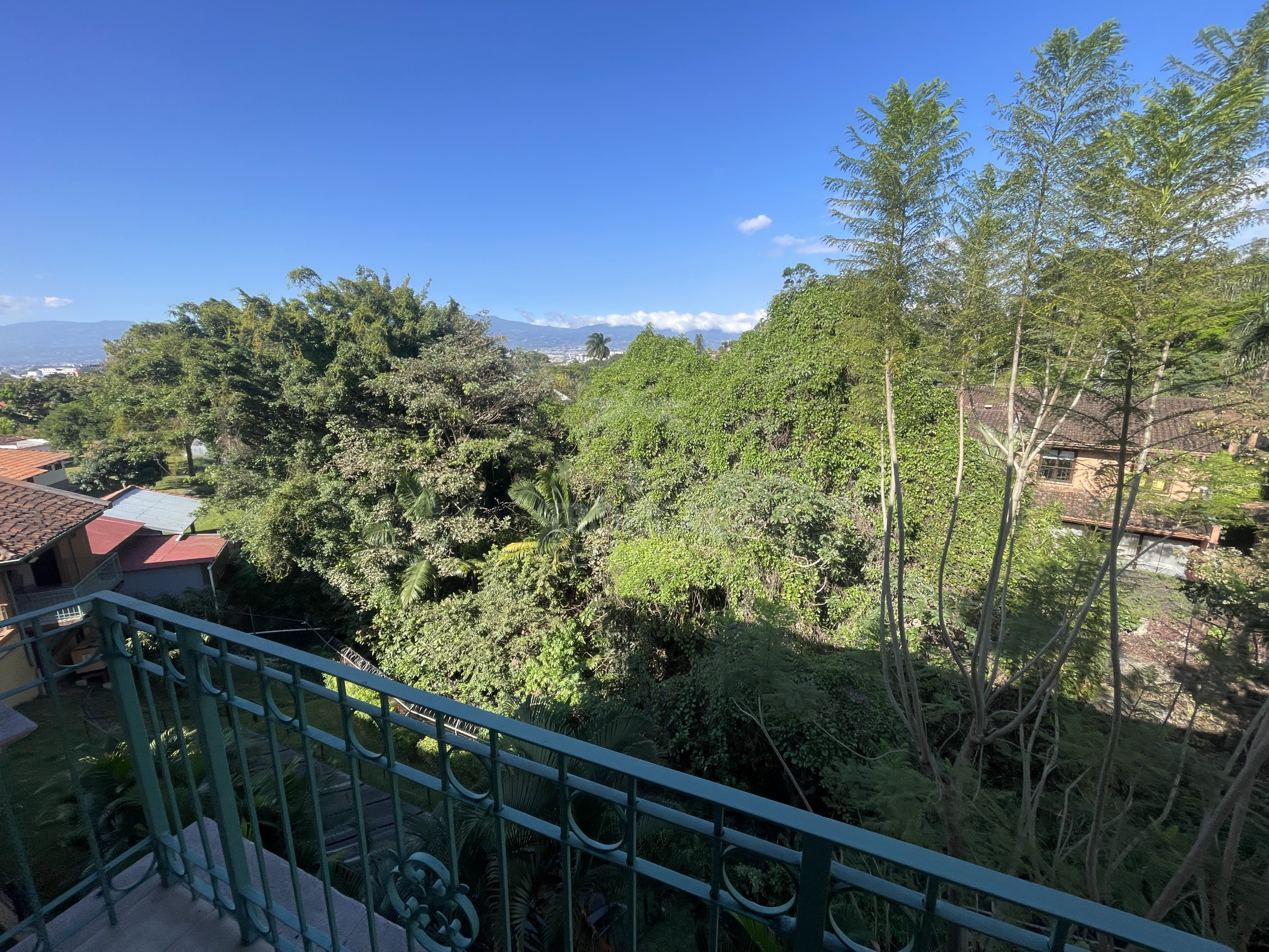 Modern Apartment for Rent in San Rafael de Escazú – $1,350