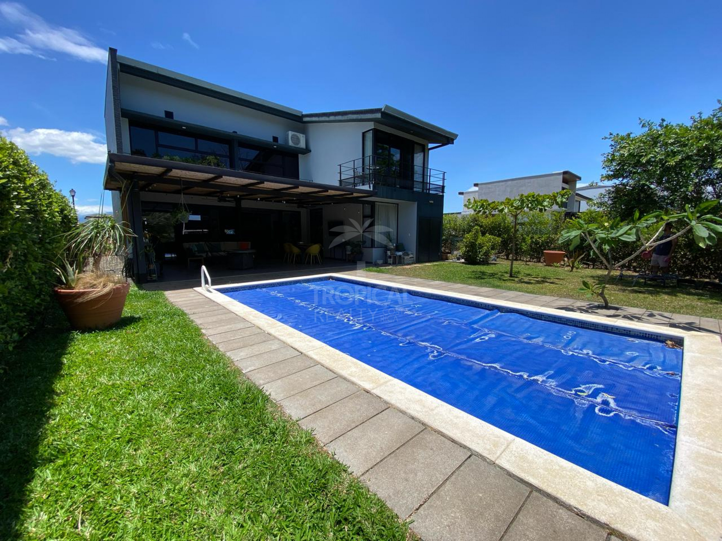 Modern Home with Private Pool in Hacienda Los Reyes – RENTED