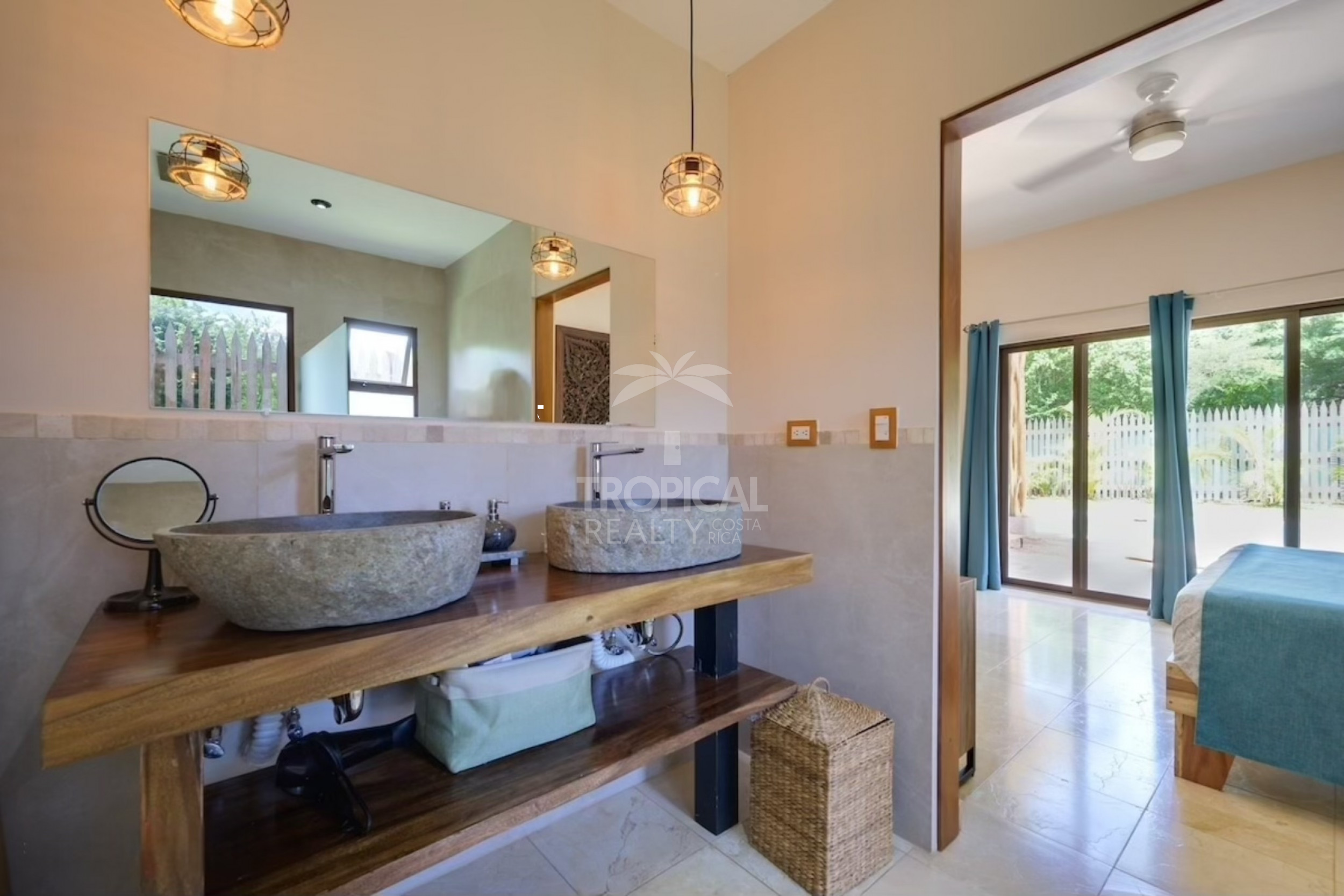 Luxurious Boutique Hotel for Sale: Potrero Beach Paradise, Guanacaste