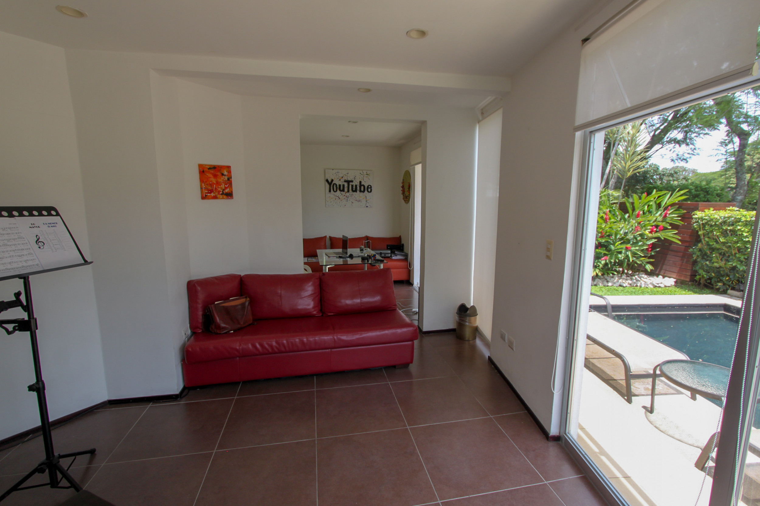 Modern Golf Course Haven: Spectacular Home in Valle del Sol, Santa Ana