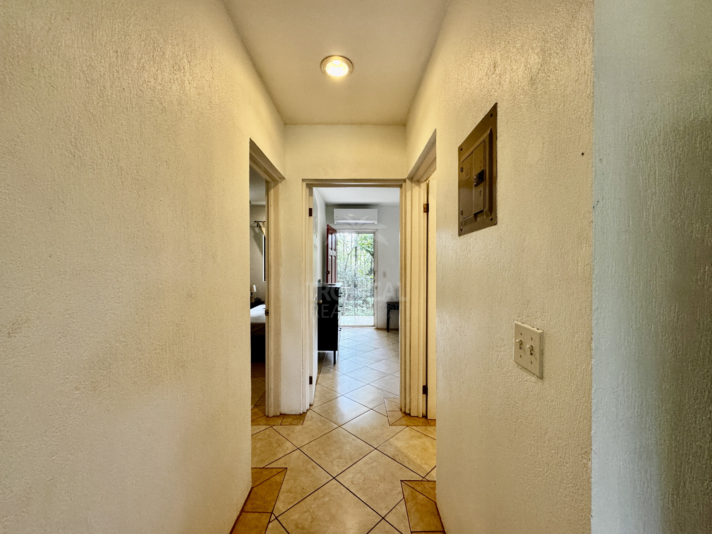 Apartamento en alquiler en Montezuma, tres habitaciones, su hogar frente al paraíso.