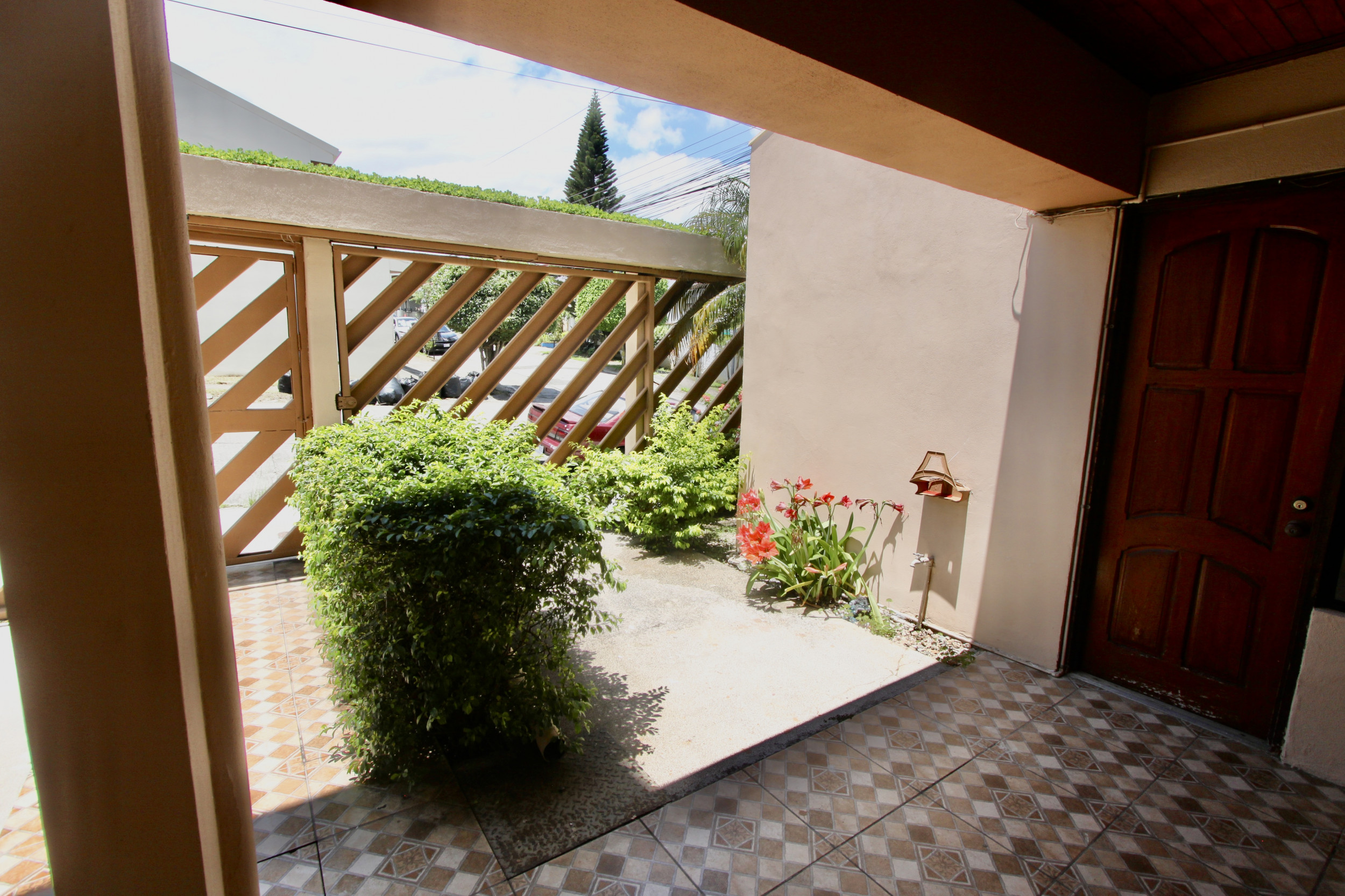 House for Sale in Gated Residential Community in Uruca SOLD