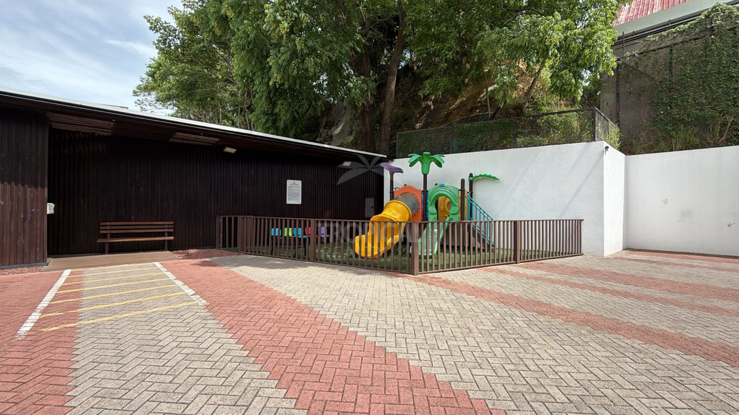 Contemporary Townhome for Sale in Pozos de Santa Ana – Comfort, Location & Great Value