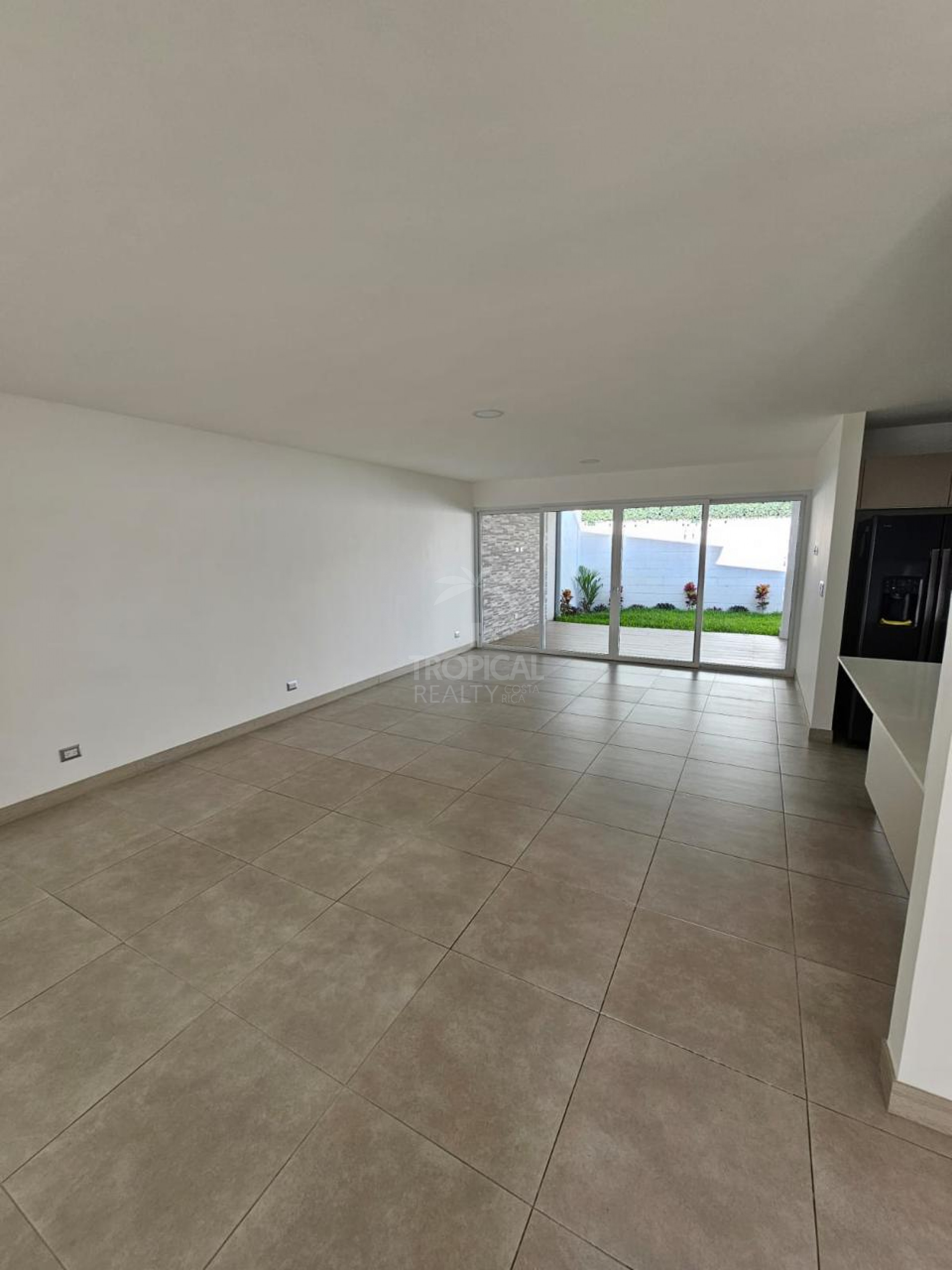Luxury Home for Rent with Panoramic Terrace in Source Living, Escazú