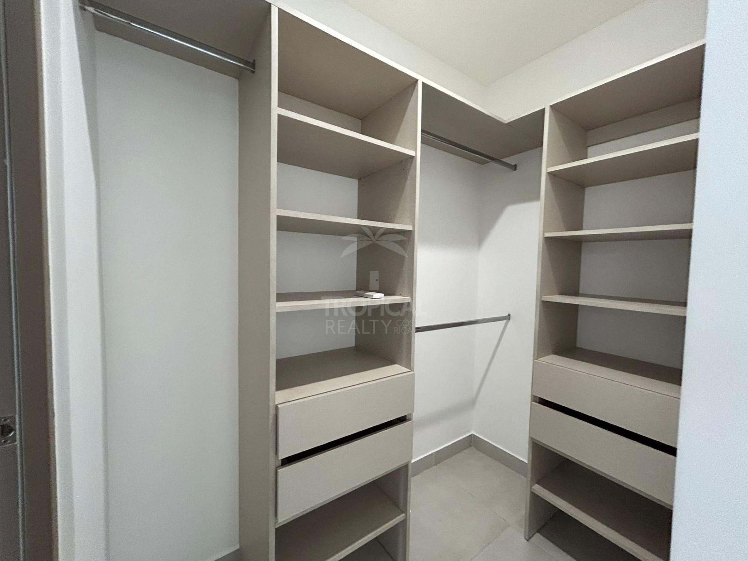 Modern Townhouse for Rent – Piedades de Santa Ana