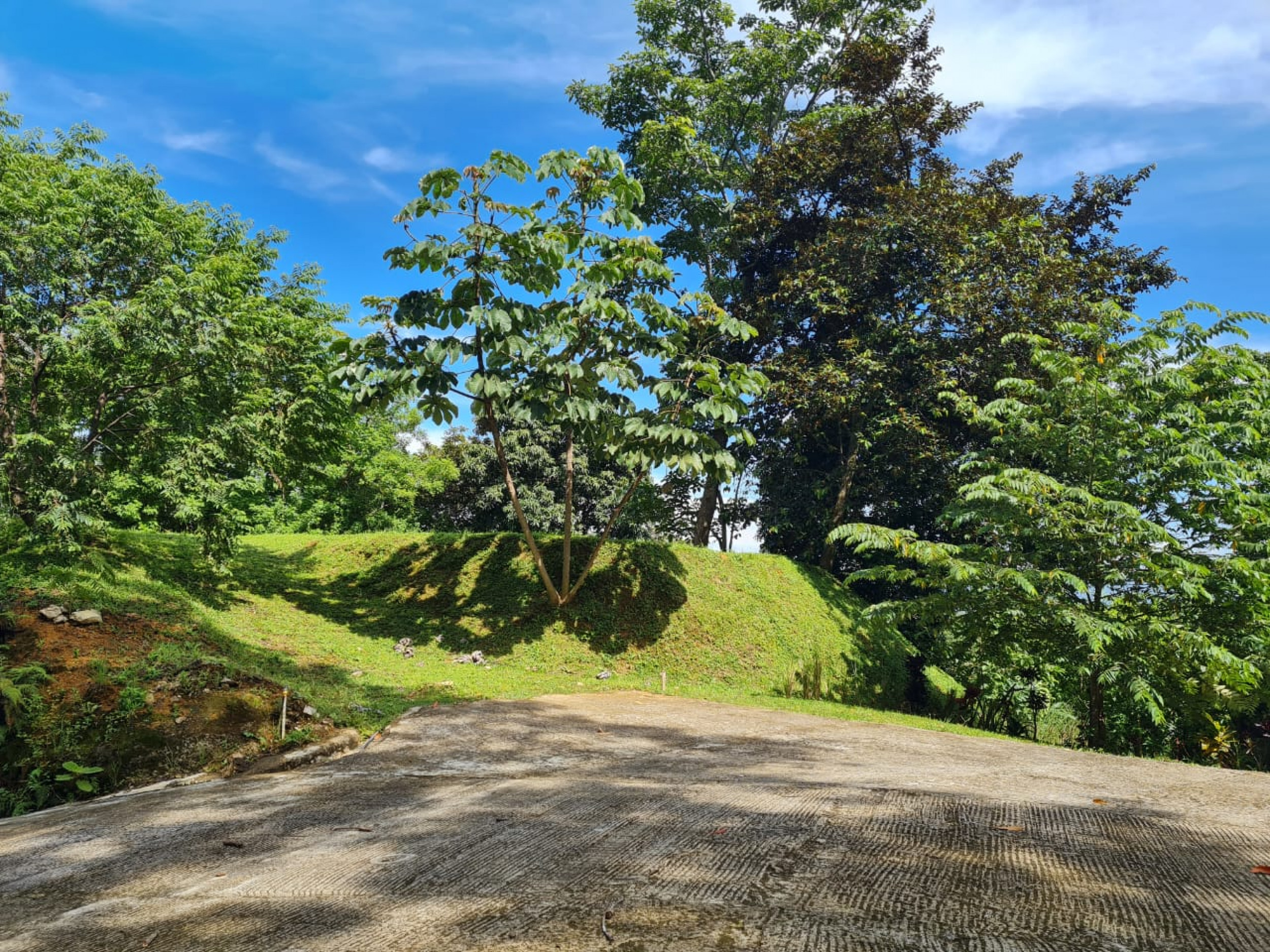 Modern Home for Sale with Views in Brasil de Mora, Ciudad Colón, San José