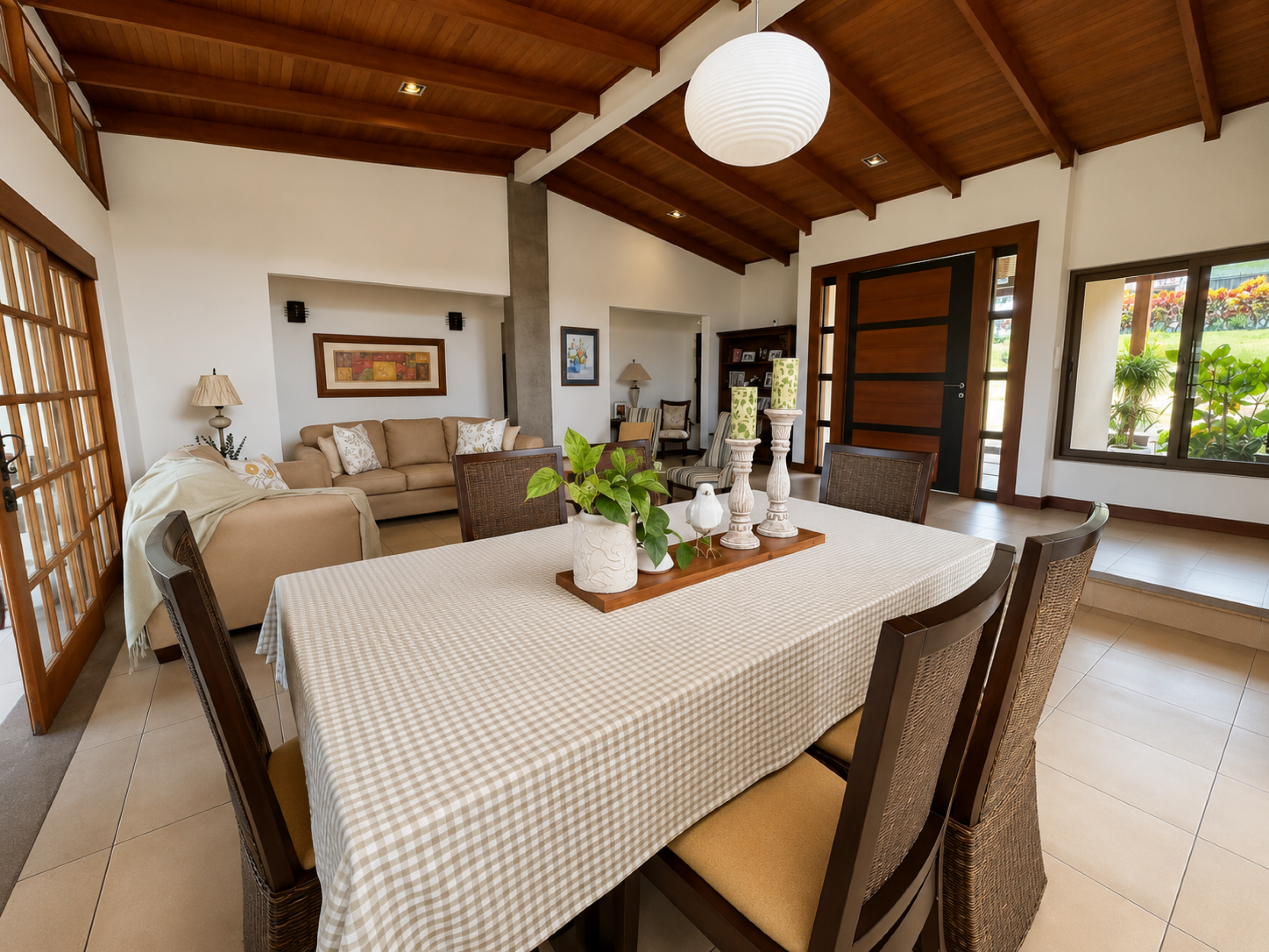 Single-Story Home for Sale in Piedades de Santa Ana – Expansive 1,927 m² Lot and Private Setting