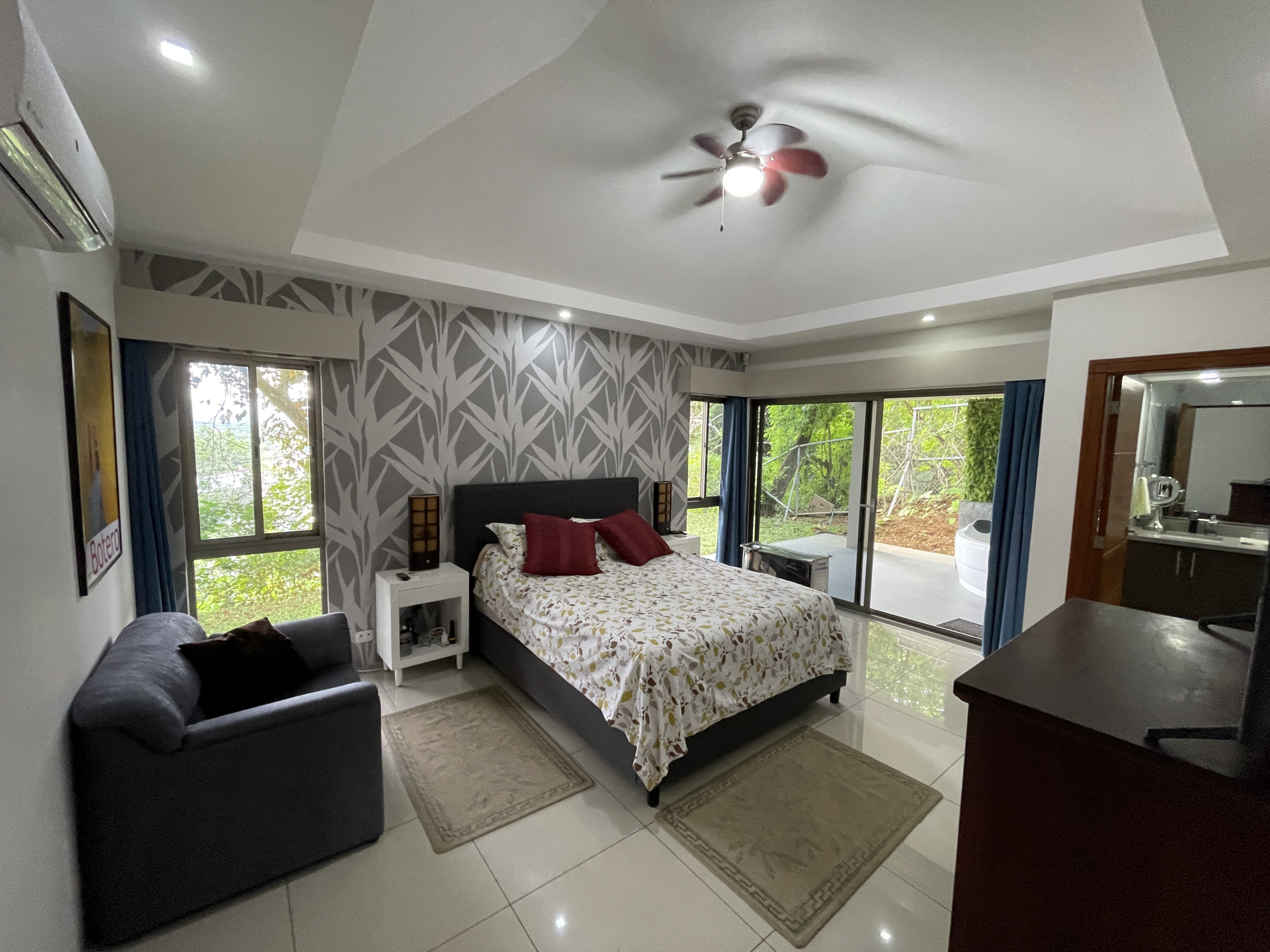 Modern Home for Sale with Views in Brasil de Mora, Ciudad Colón, San José