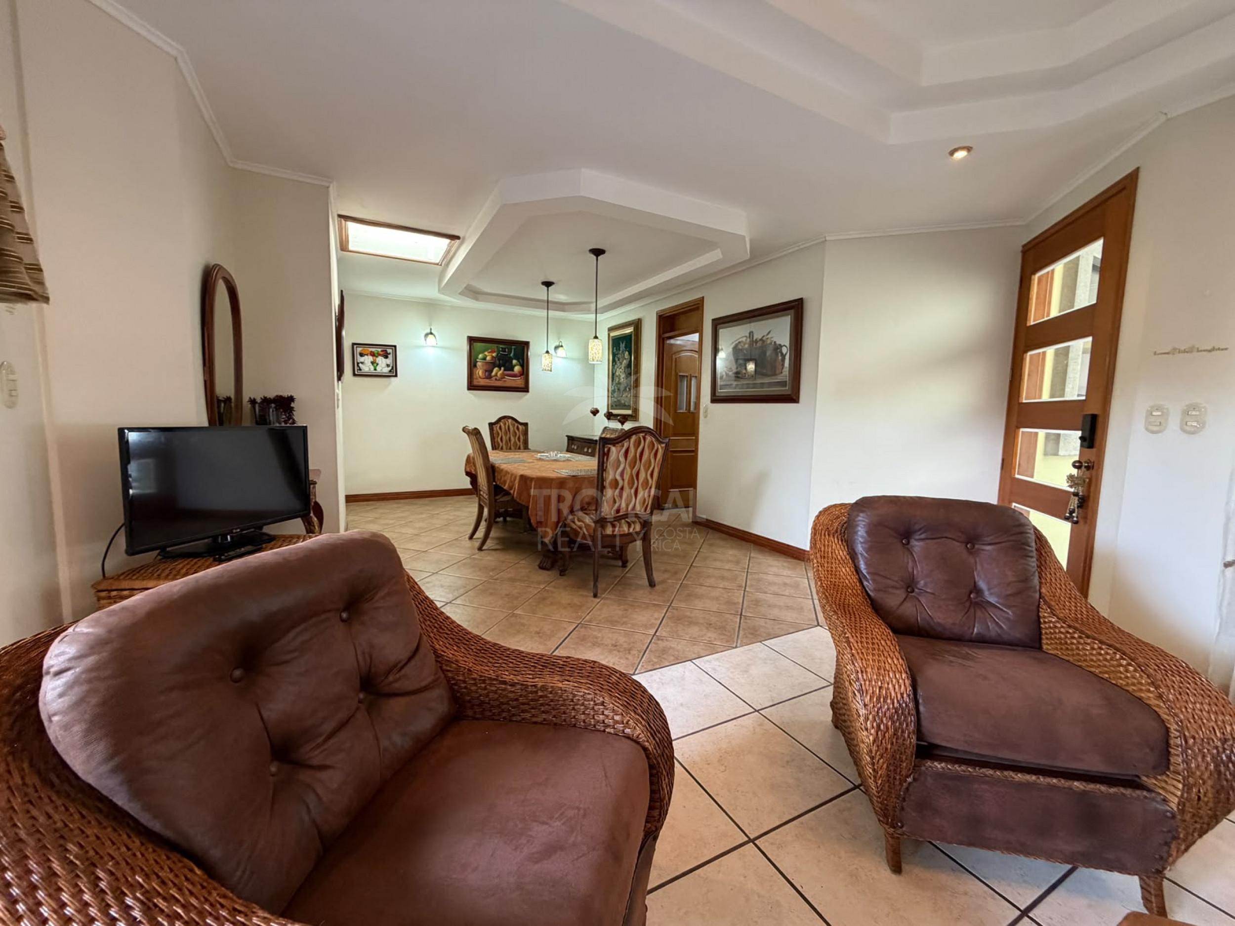 Casa de una planta en alquiler Escazu, Altos de Horizonte