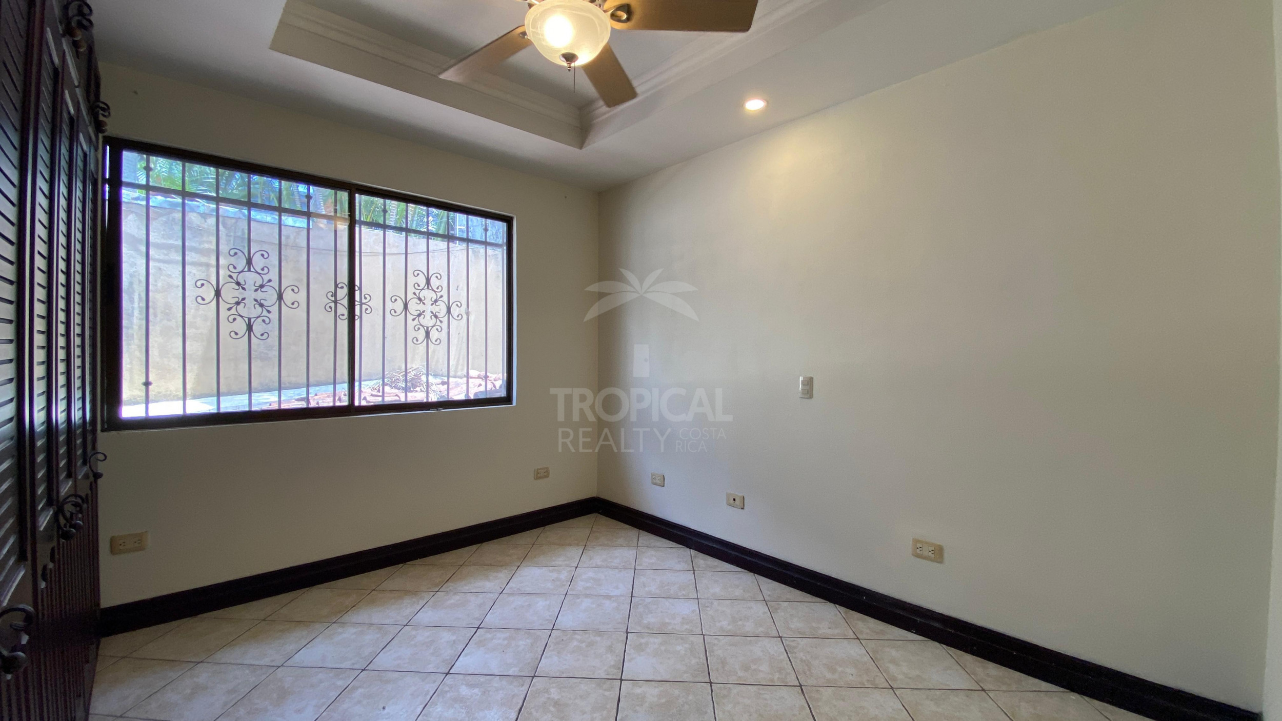 House for Sale in Vistas de Pereira, Guachipelín Norte,