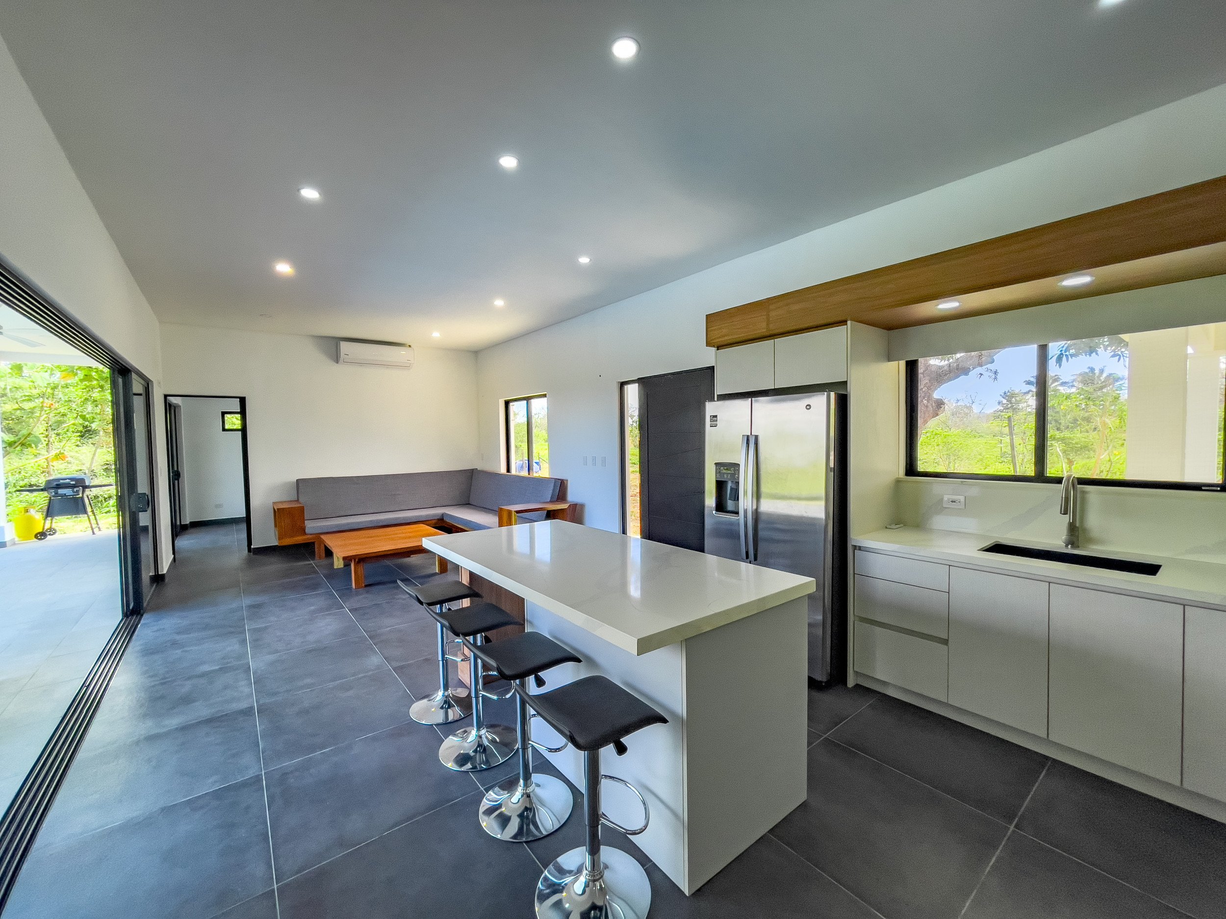 Exceptional Home with Ocean and Jungle Views – Just Minutes from Santa Teresa