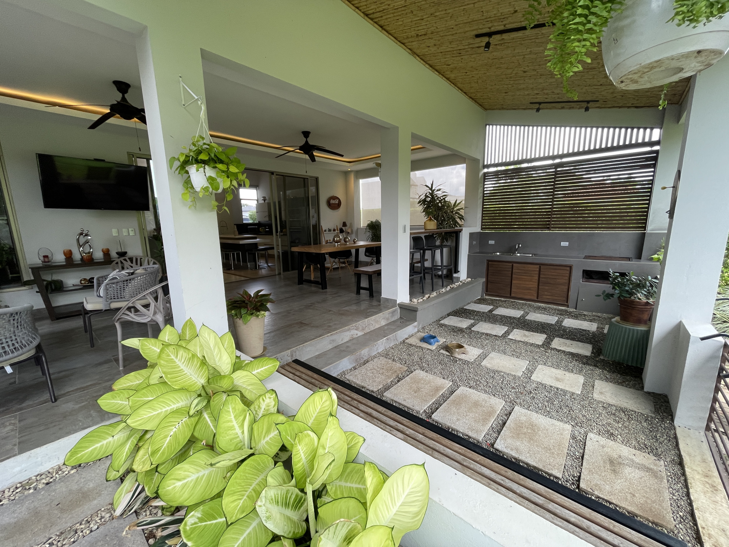 Beautiful House for Sale in Gated Community - Hacienda Los Reyes