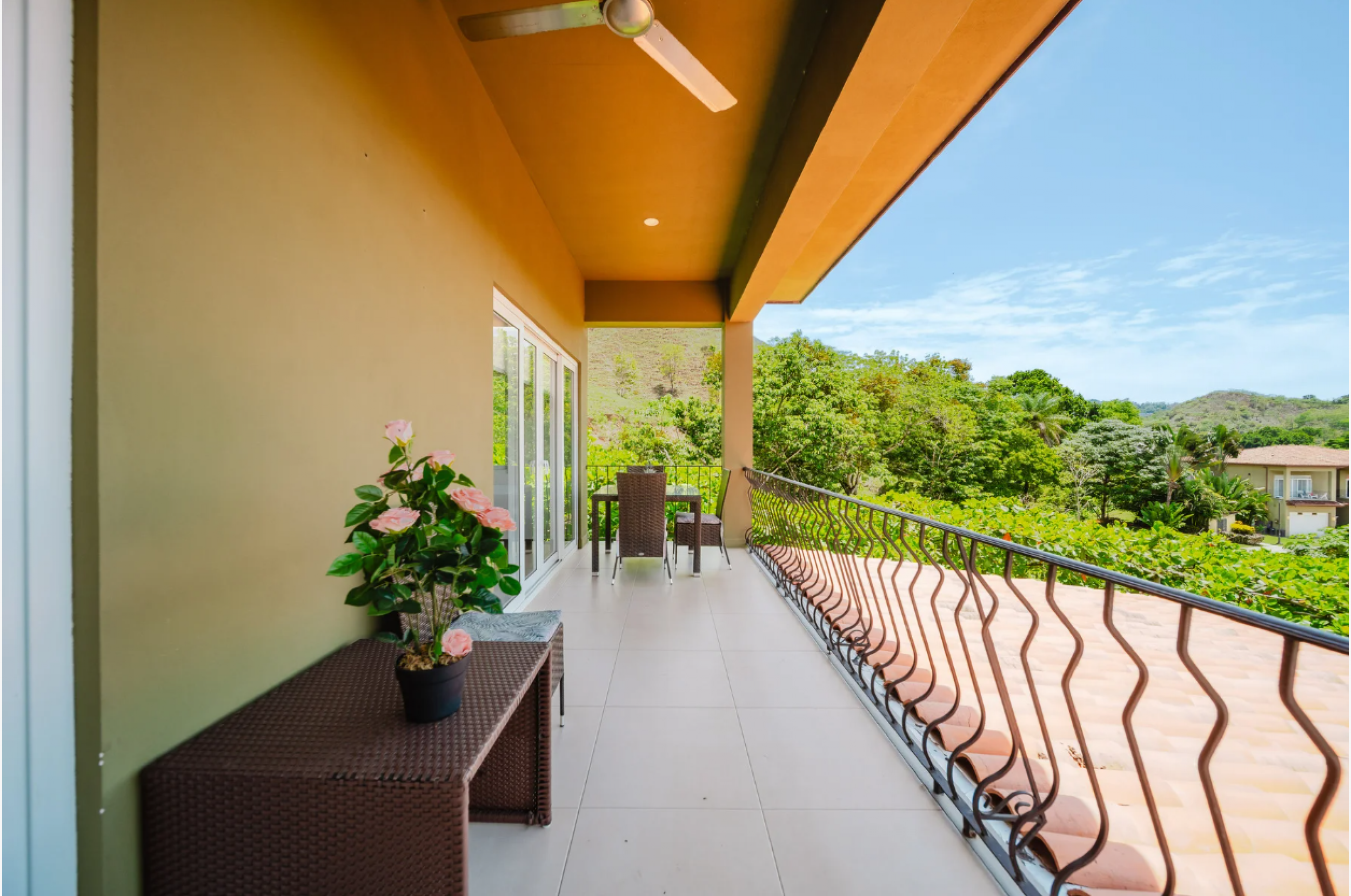 4-Bedroom Townhouse for Sale in Herradura – Reserva Las Lomas near Los Sueños Marina