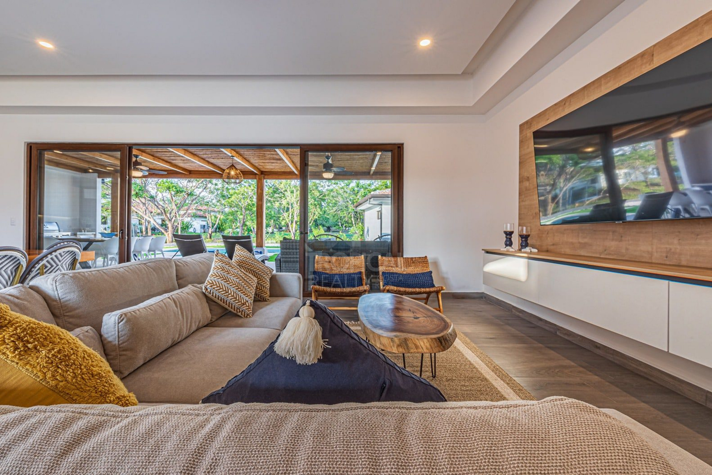 Luxury Villa in Hacienda Pinilla – Guest House, Private Pool & Resort-Style Living