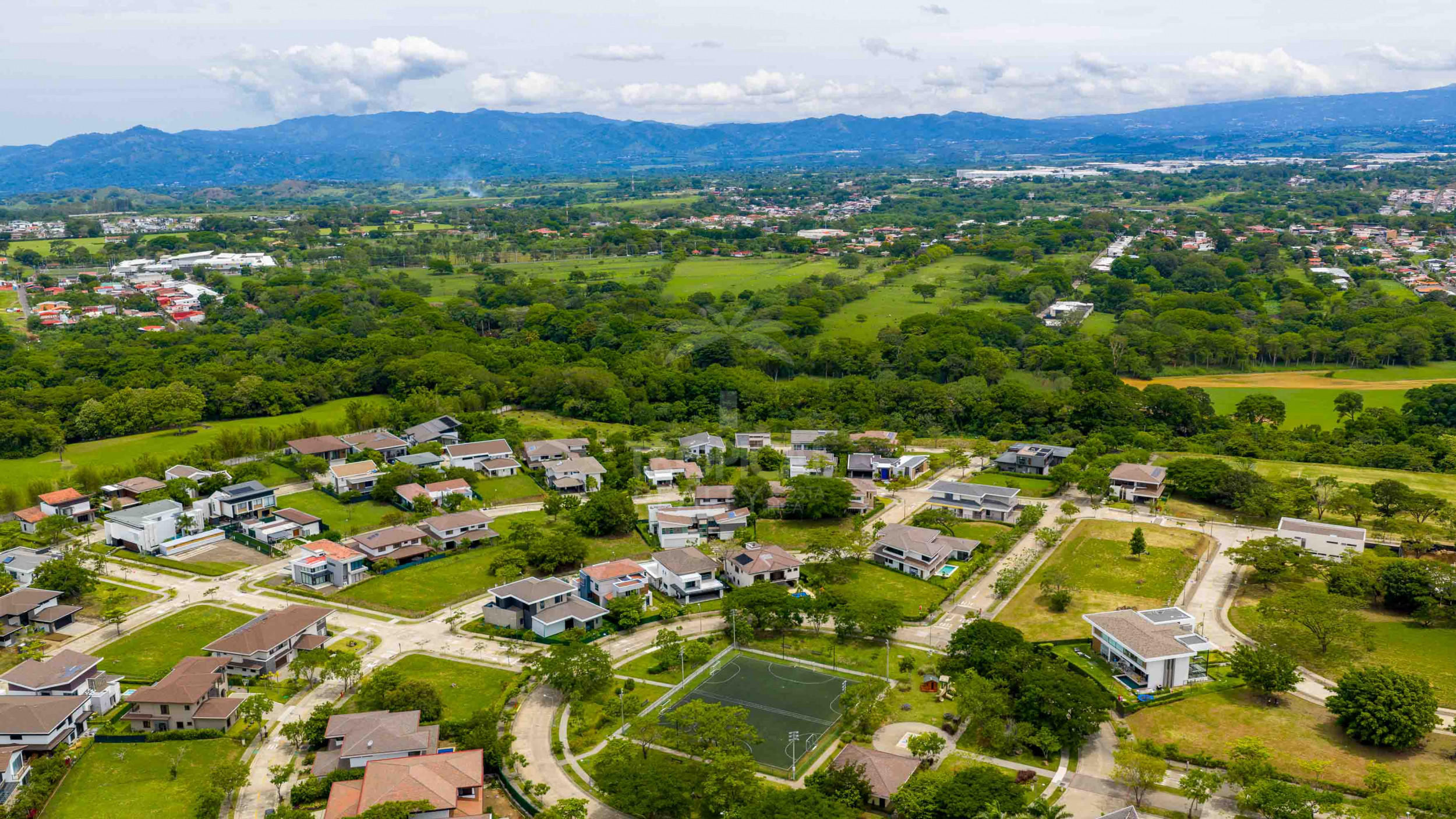 Luxury Contemporary Residence in Hacienda Espinal – Exceptional Spaces for Elevated Living