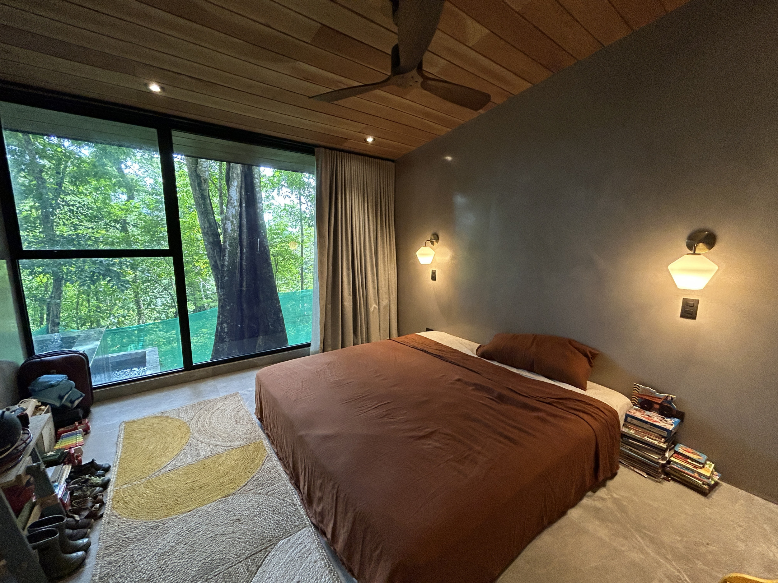 Modern Retreat Surrounded by Lush Nature in Santa Teresa