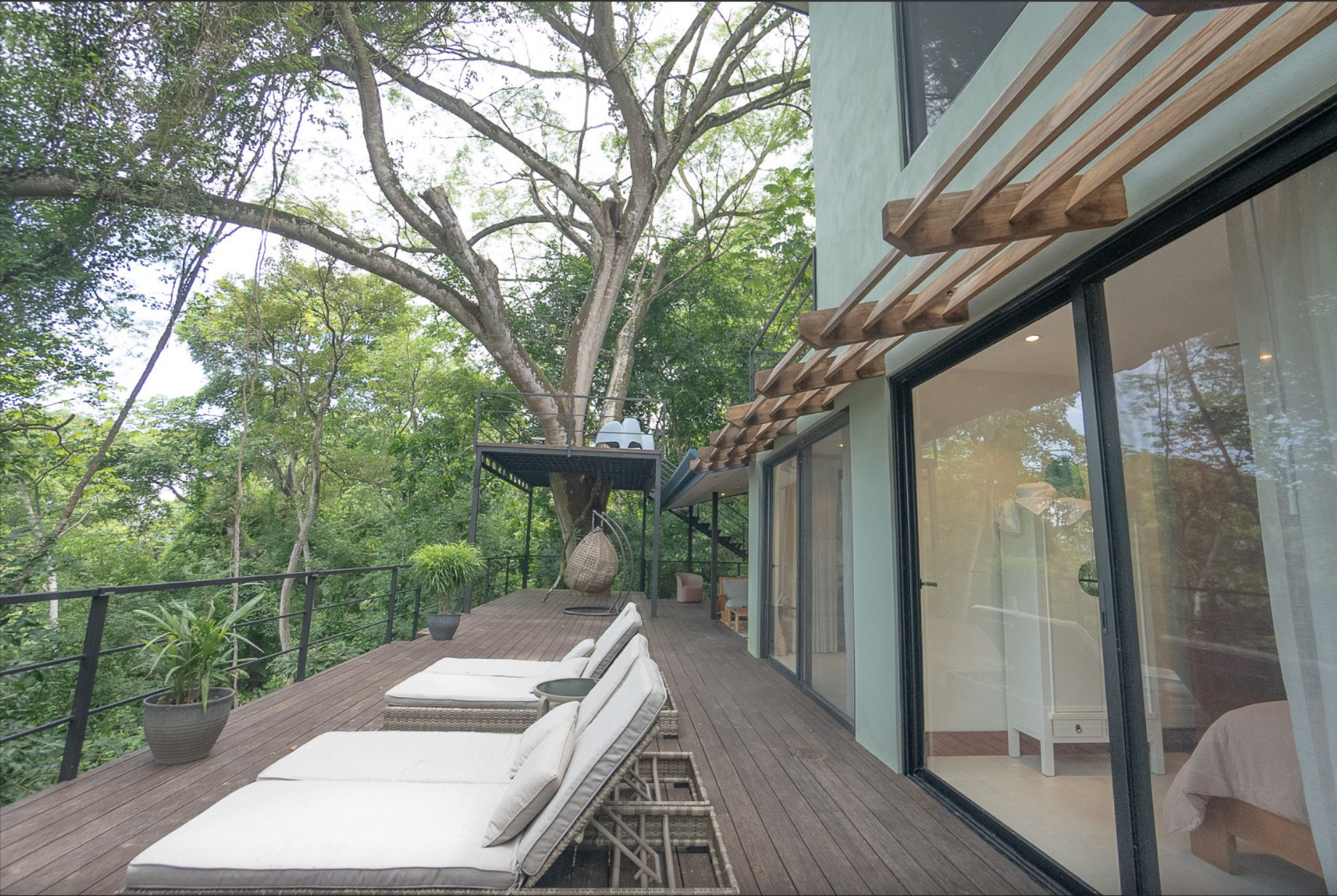 Smart Luxury Treehouse Residence in Playa Órganos Paquera