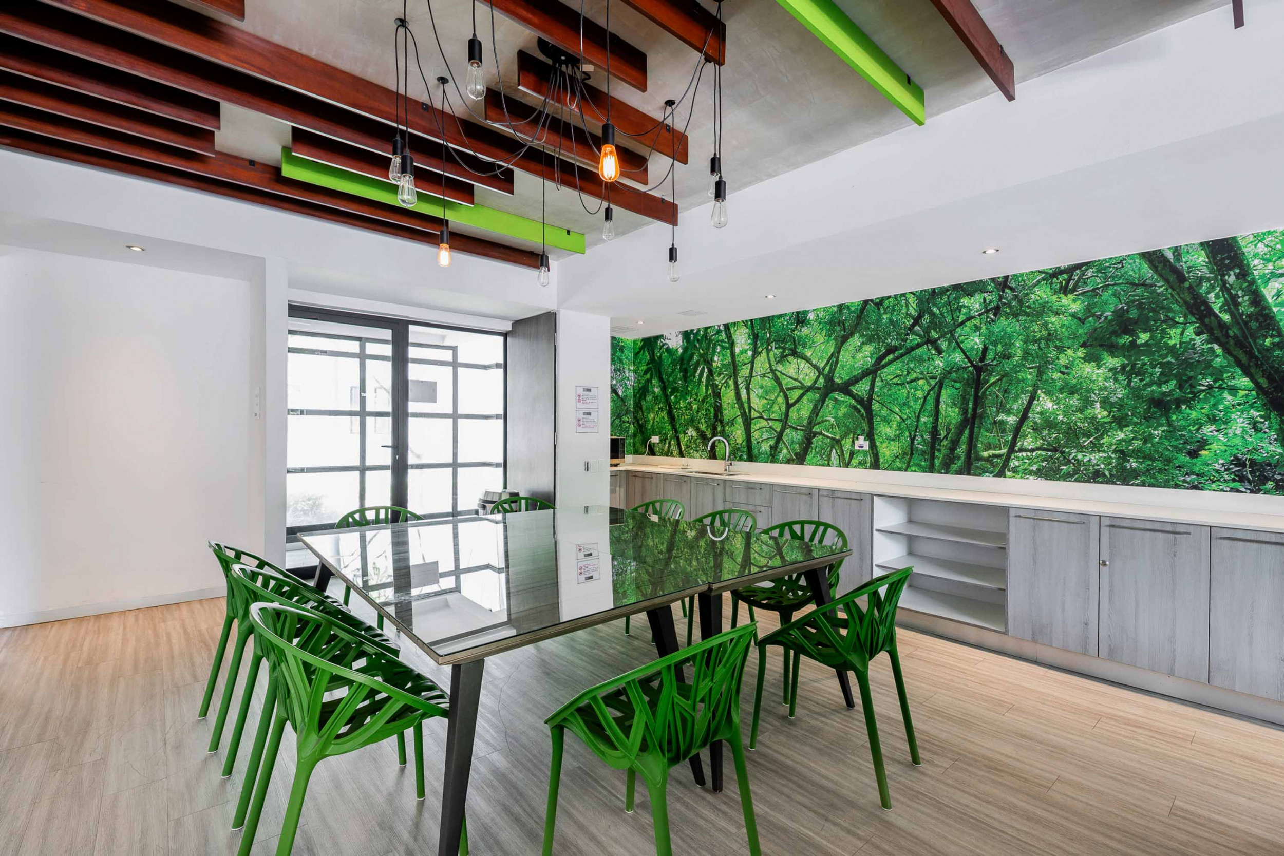 Modern Apartment with Private Garden in Arborea Flats, Santa Ana
