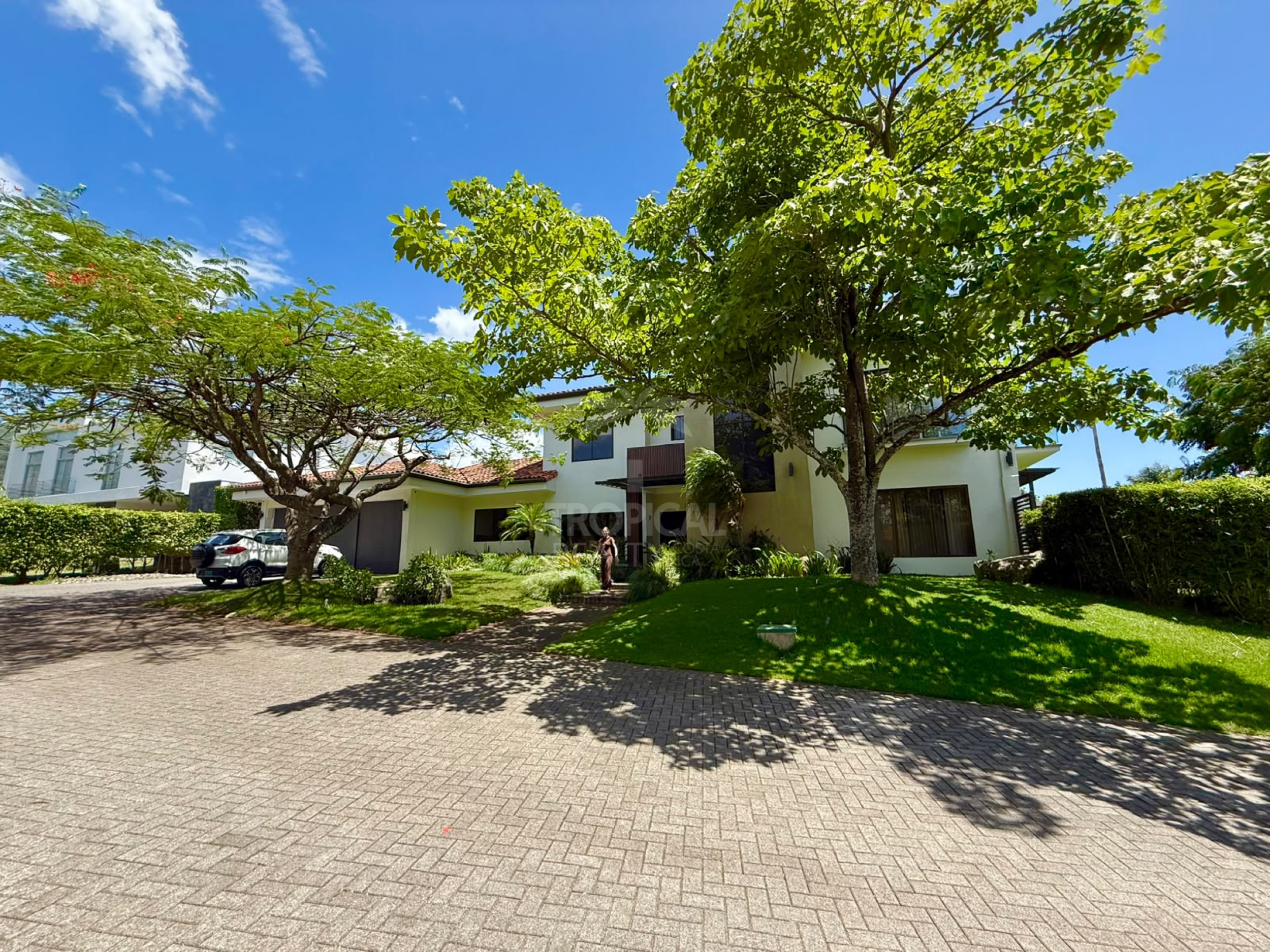 Modern Home in Condominium, Río Oro, Santa Ana | For Sale or Rent