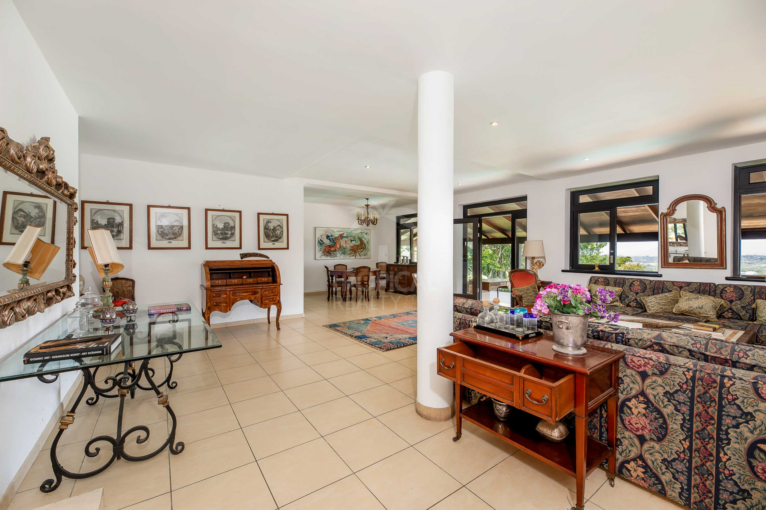 Elegant Italian-Style Villa with Mountain Views – Near Santa Ana, Costa Rica