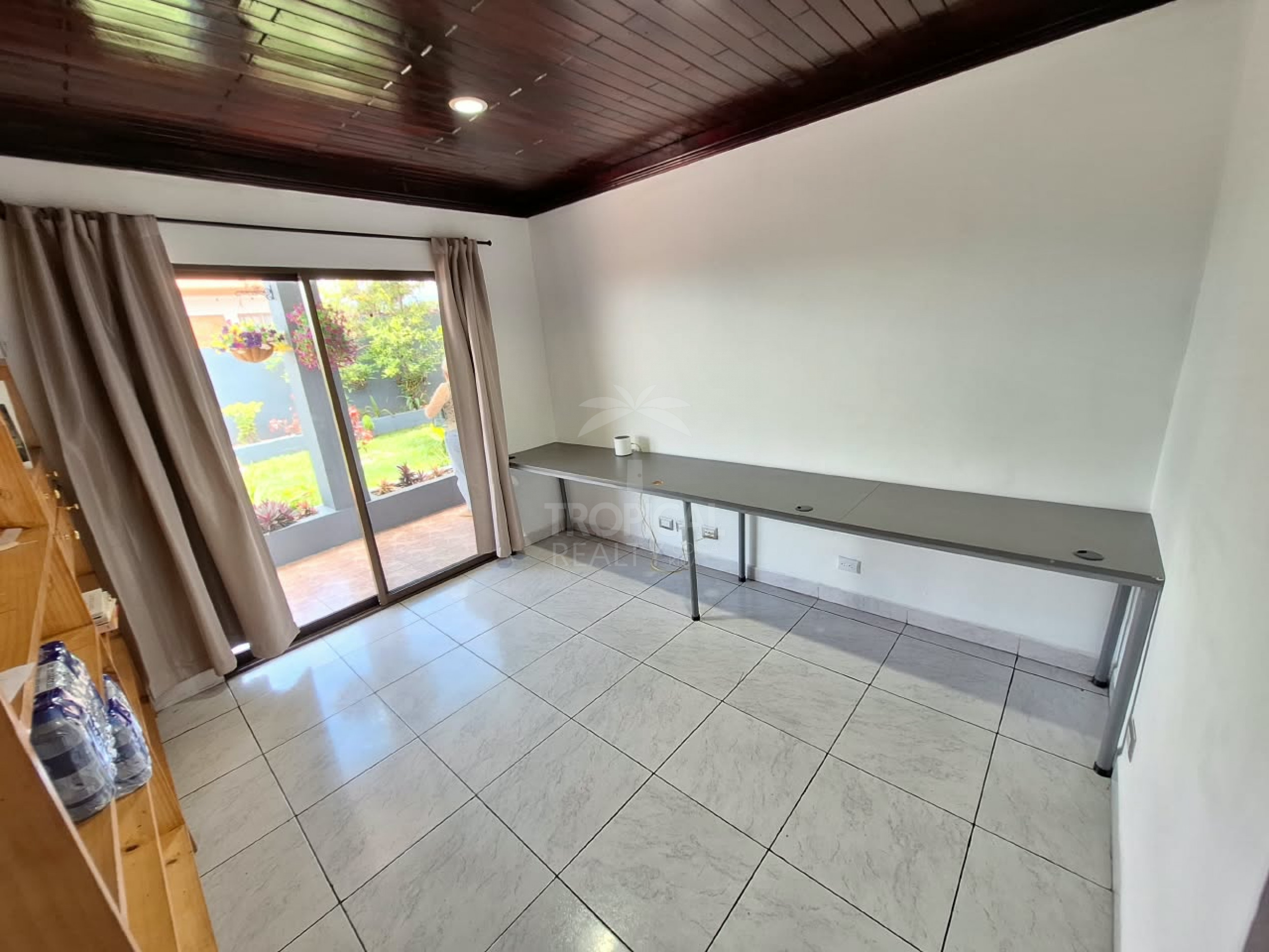 Multi-Purpose Property for Sale in Downtown Heredia – Residential Comfort, Investment Potential and Commercial Opportunity