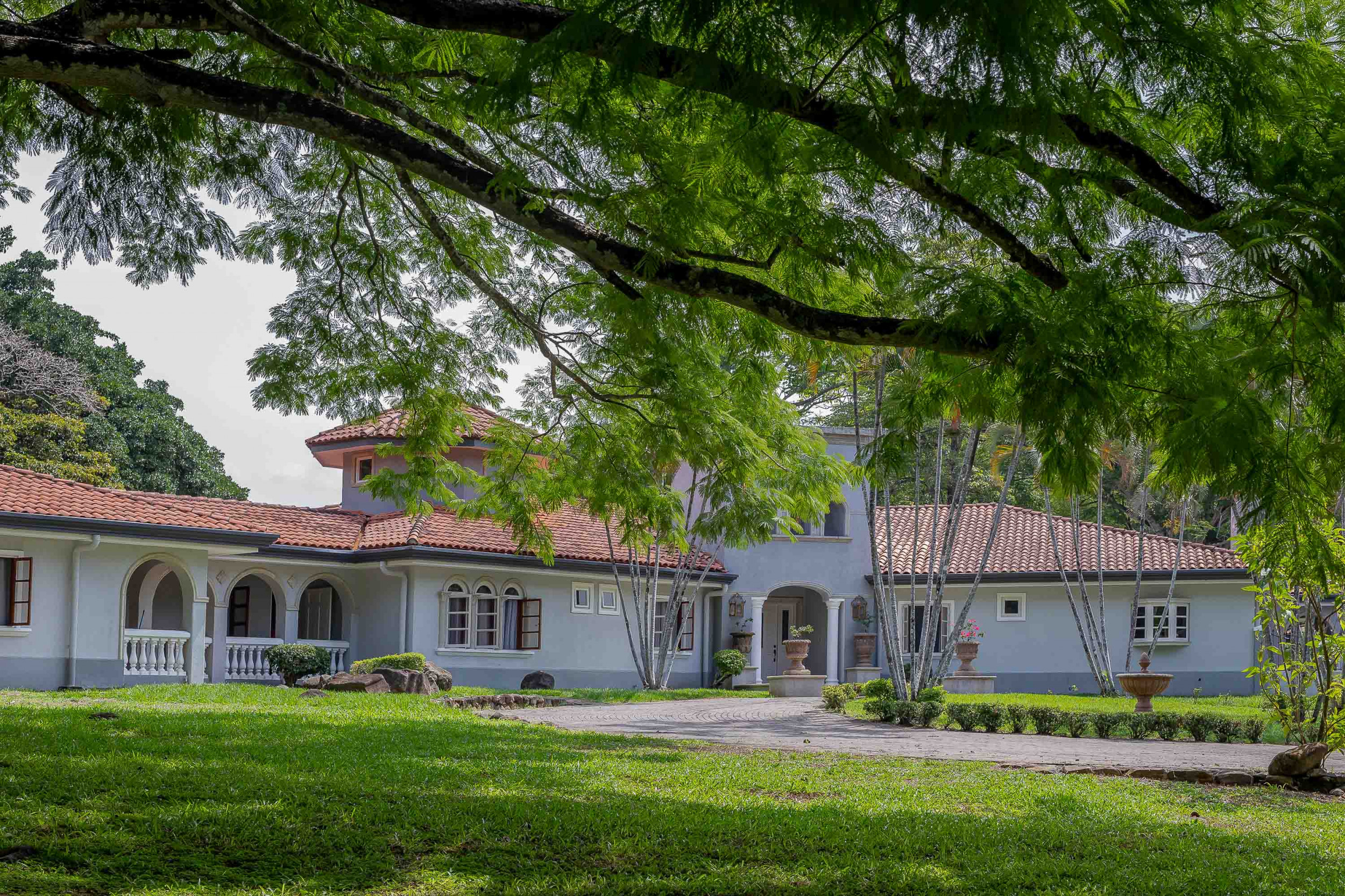Resort-Style Luxury Villa in Turrucares, Alajuela: Your Dream Home Awaits!