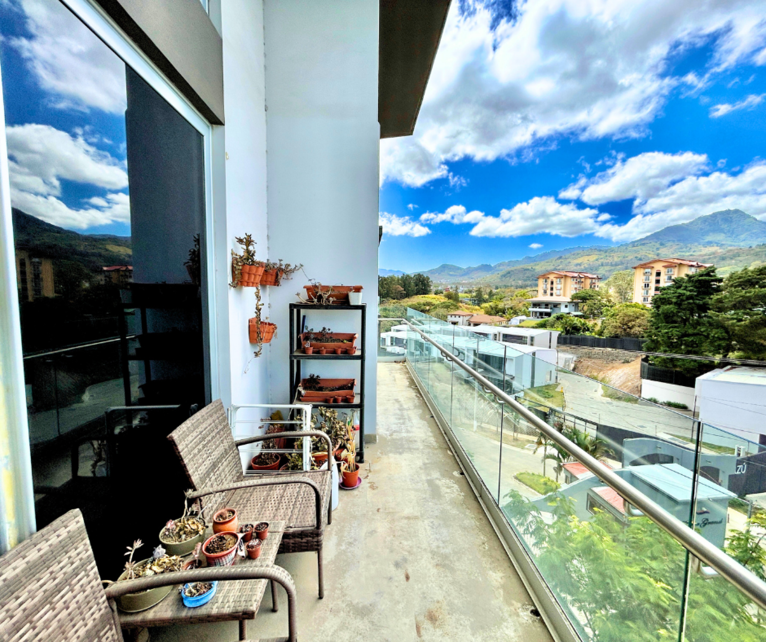 For Sale: 1-Bedroom Apartment in Escazú with Mountain Views and Exceptional Amenities