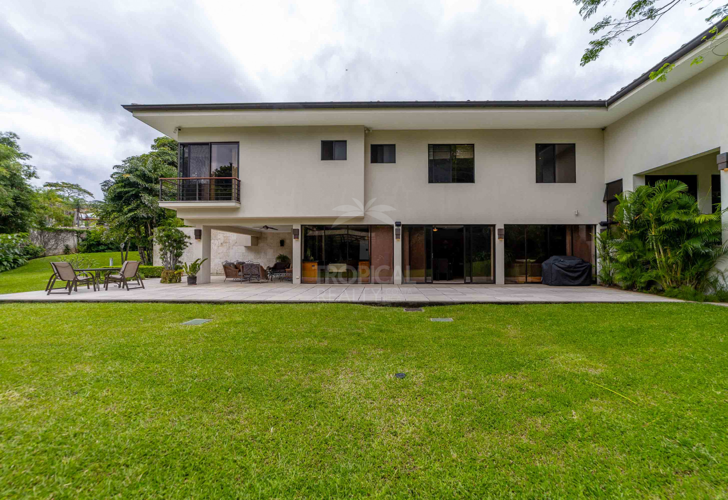 Elegance, Privacy & Comfort in the Heart of Escazú