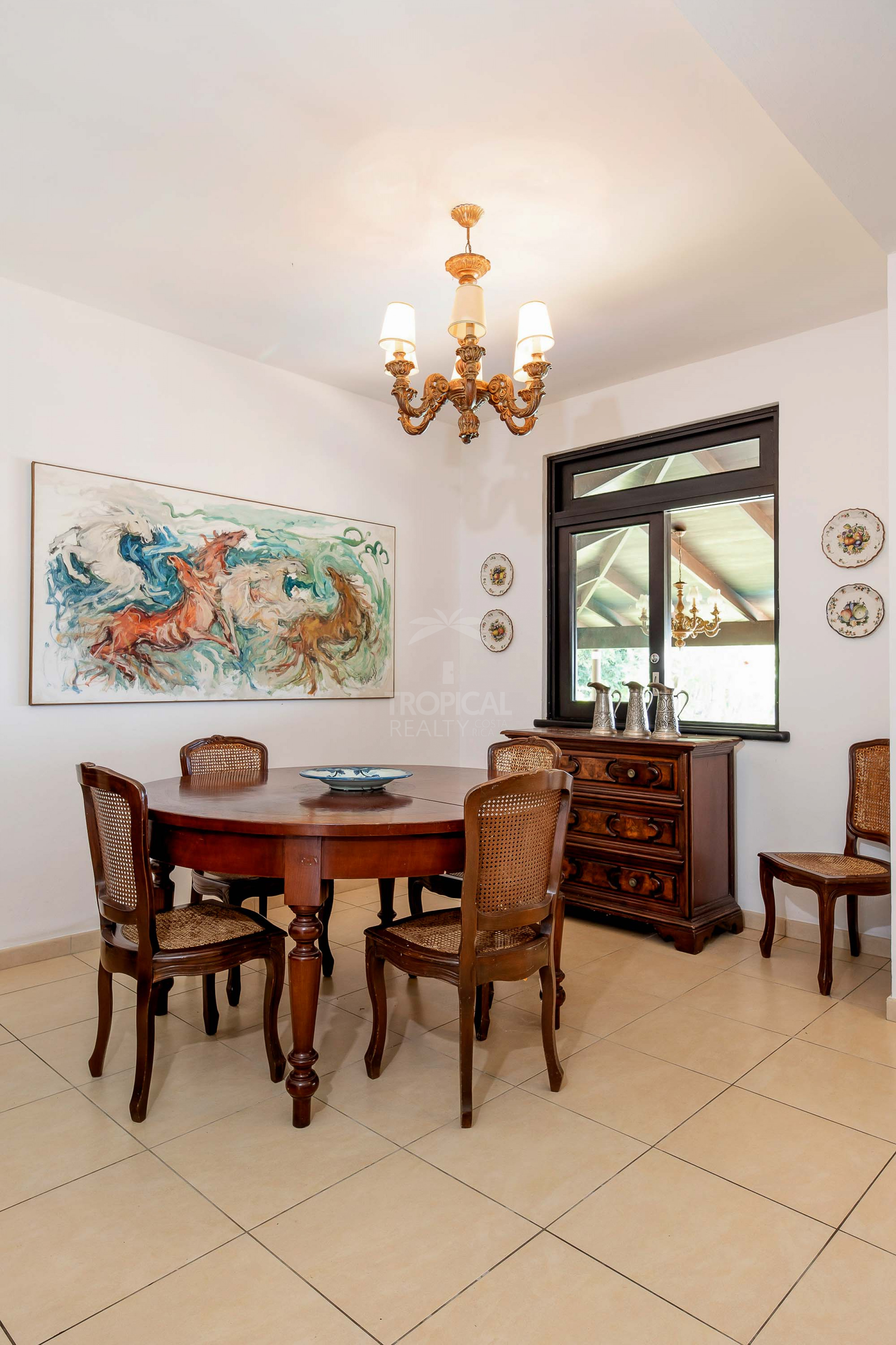Elegant Italian-Style Villa with Mountain Views – Near Santa Ana, Costa Rica