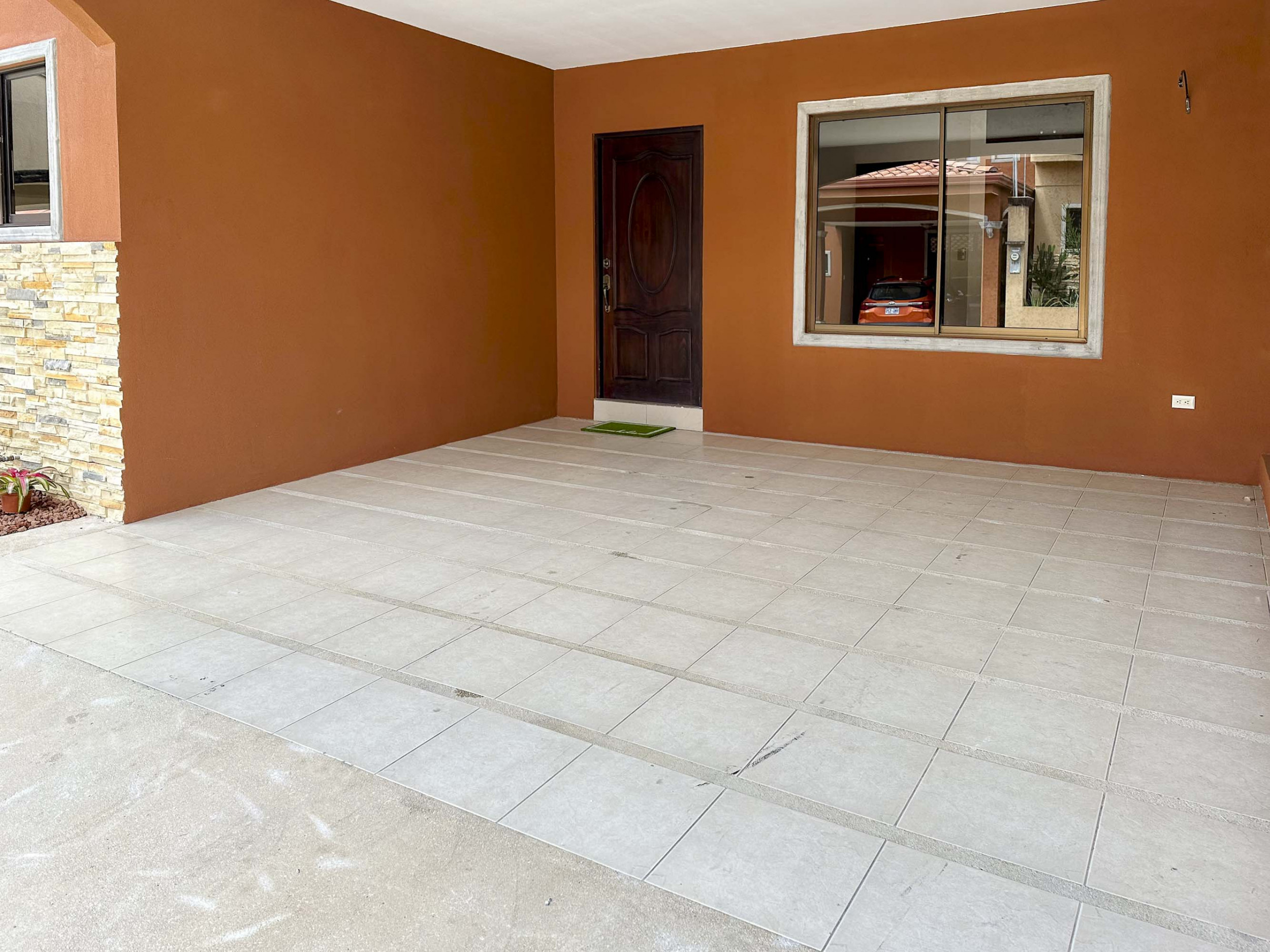 Modern 2-Bedroom Condo in Monte Blanco, Heredia