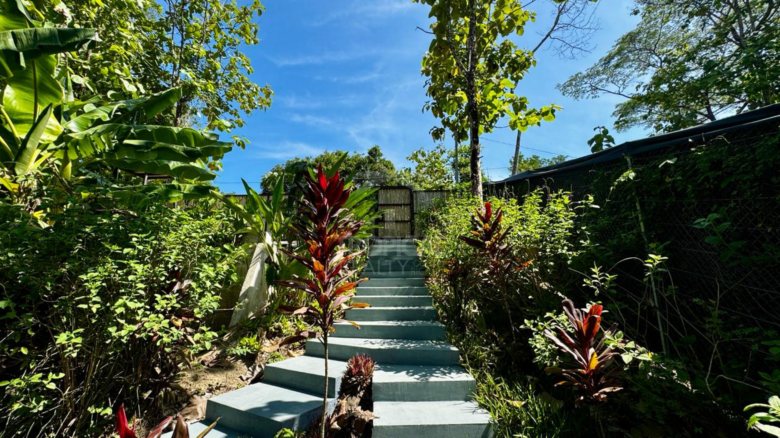 Charming One-Bedroom Home with Pool in Santiago – Just Minutes from Playa Hermosa