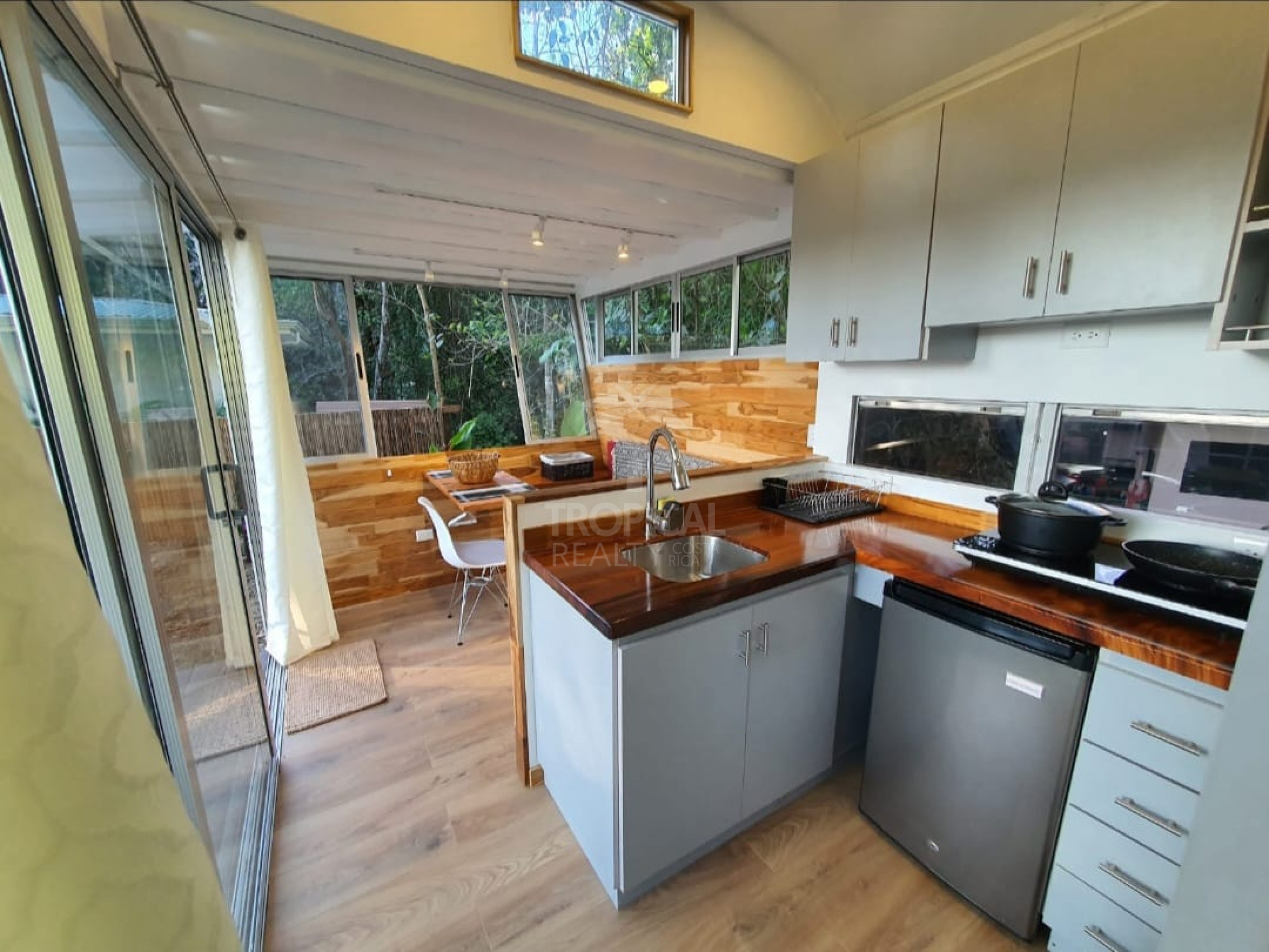 Affordable Apartment for Rent in Santa Teresa – Great Location Near the Beach