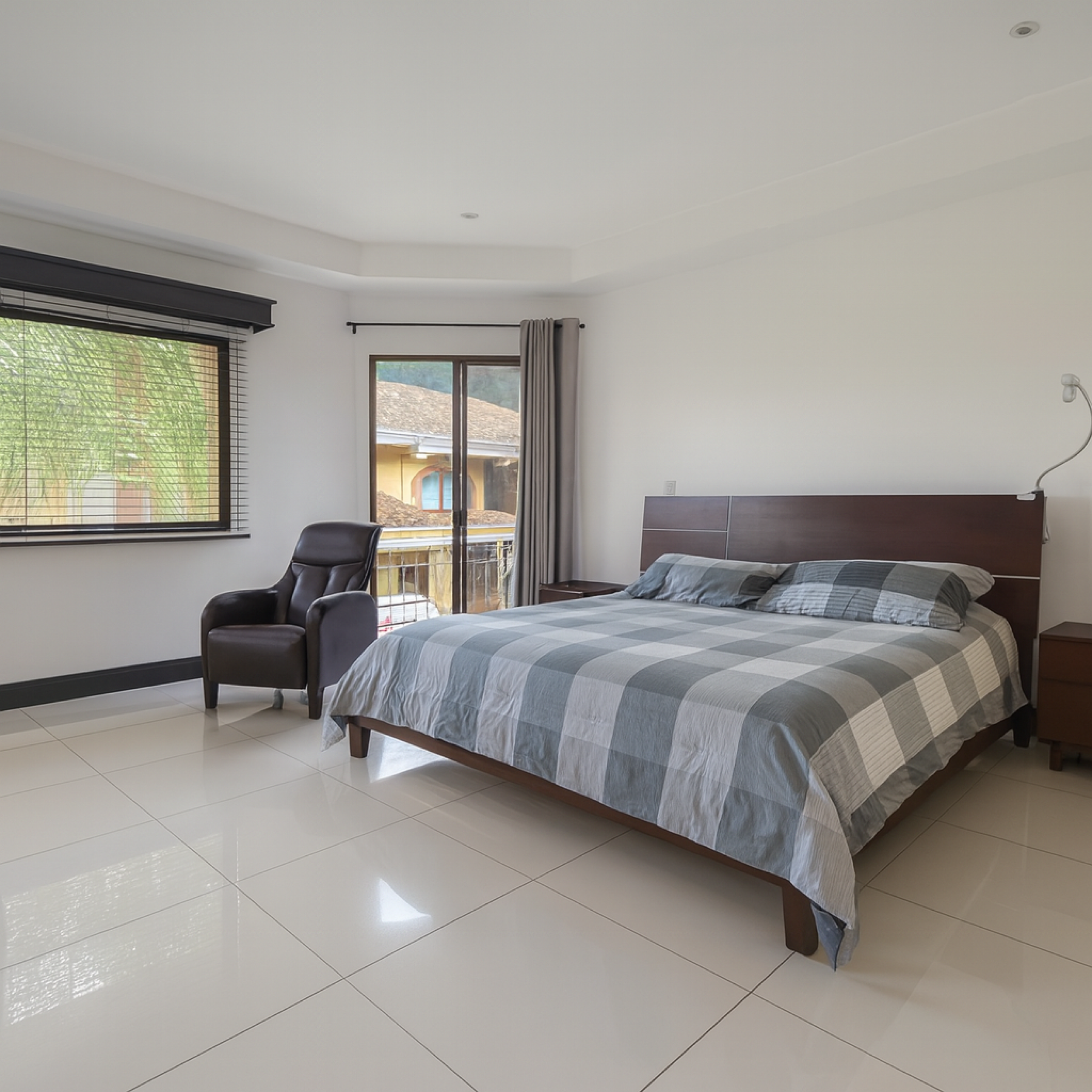 Townhouse for Rent or Sale with Garden and Full Amenities – Pozos de Santa Ana