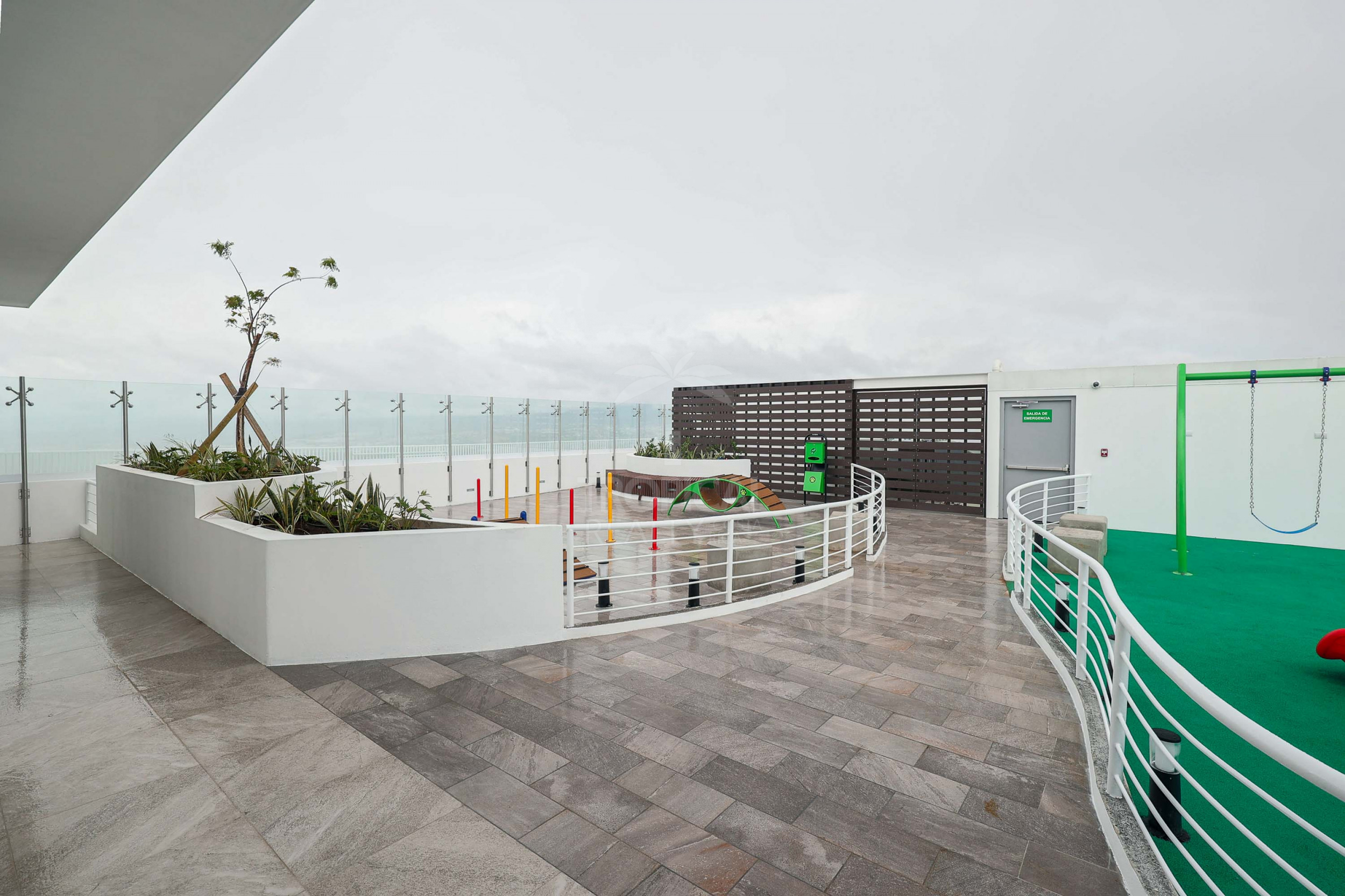 Contemporary City View Apartment – La Sabana, San José