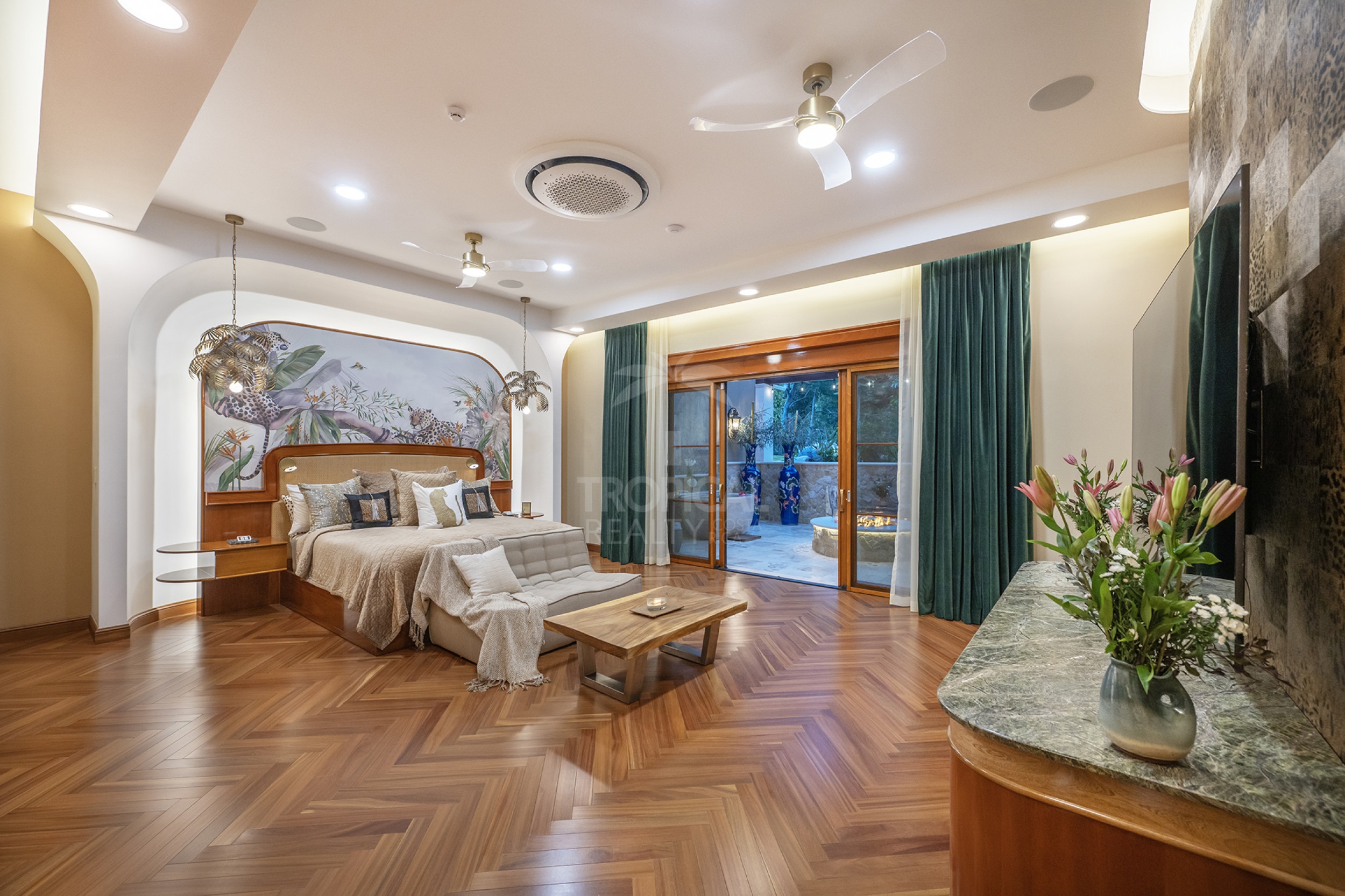 Luxury Mansion for Sale in Santa Ana – Hacienda La Ponderosa with Helipad & 28,000 m²