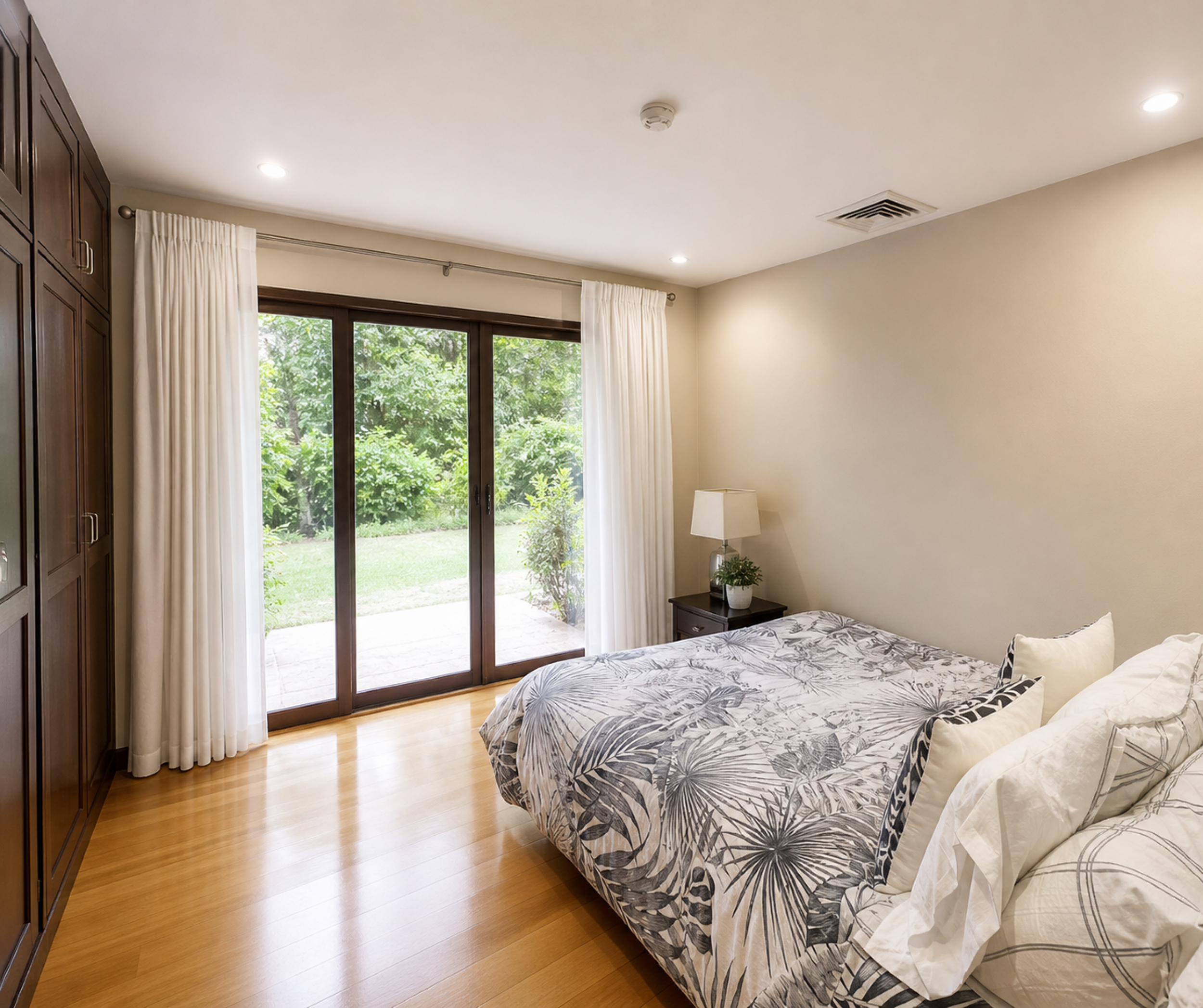 Luxury Home for Sale in Los Pinos Gated Community, Jaboncillos – Escazú | Panoramic Views & 24/7 Security