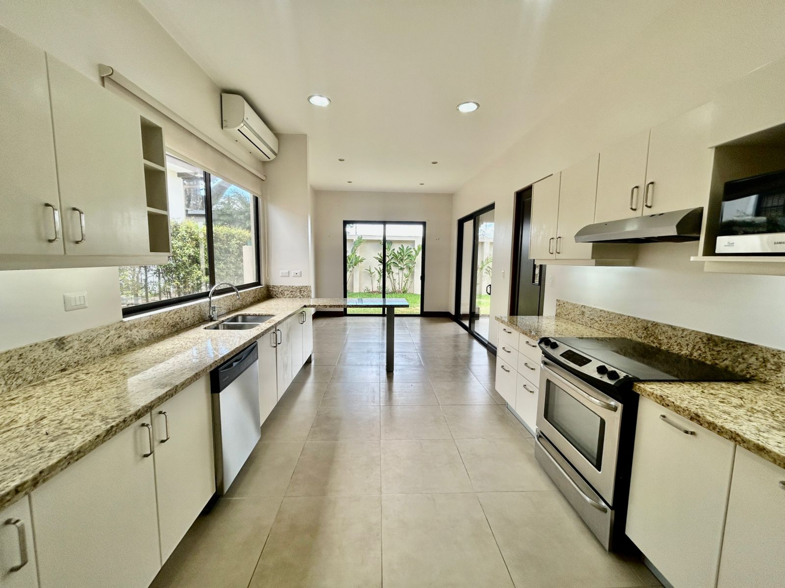 Charming Condo Home in Lindora, Santa Ana SOLD