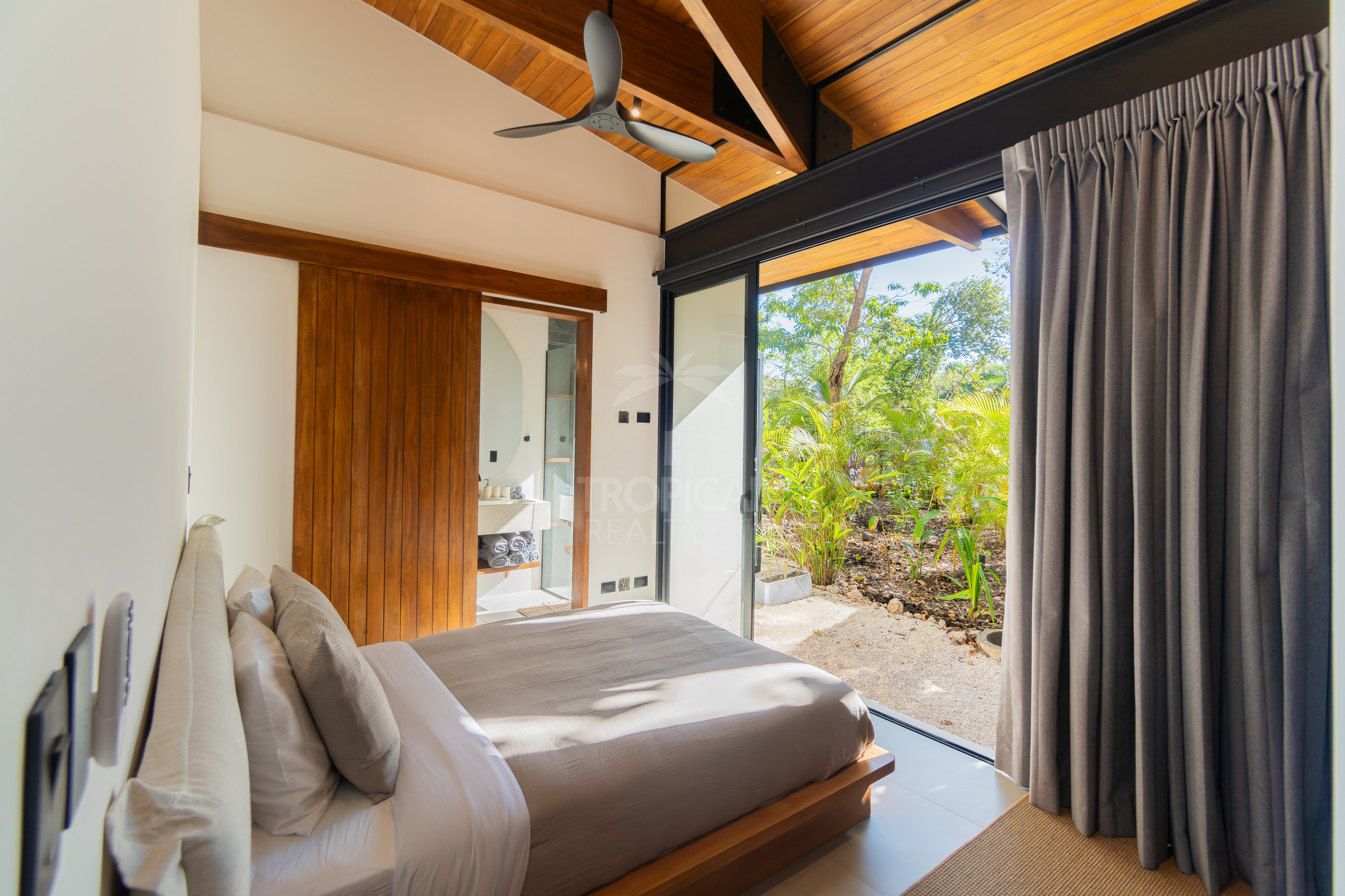 Luxury Ocean View Villa in Santa Teresa – 7,204 m² of Privacy & Nature