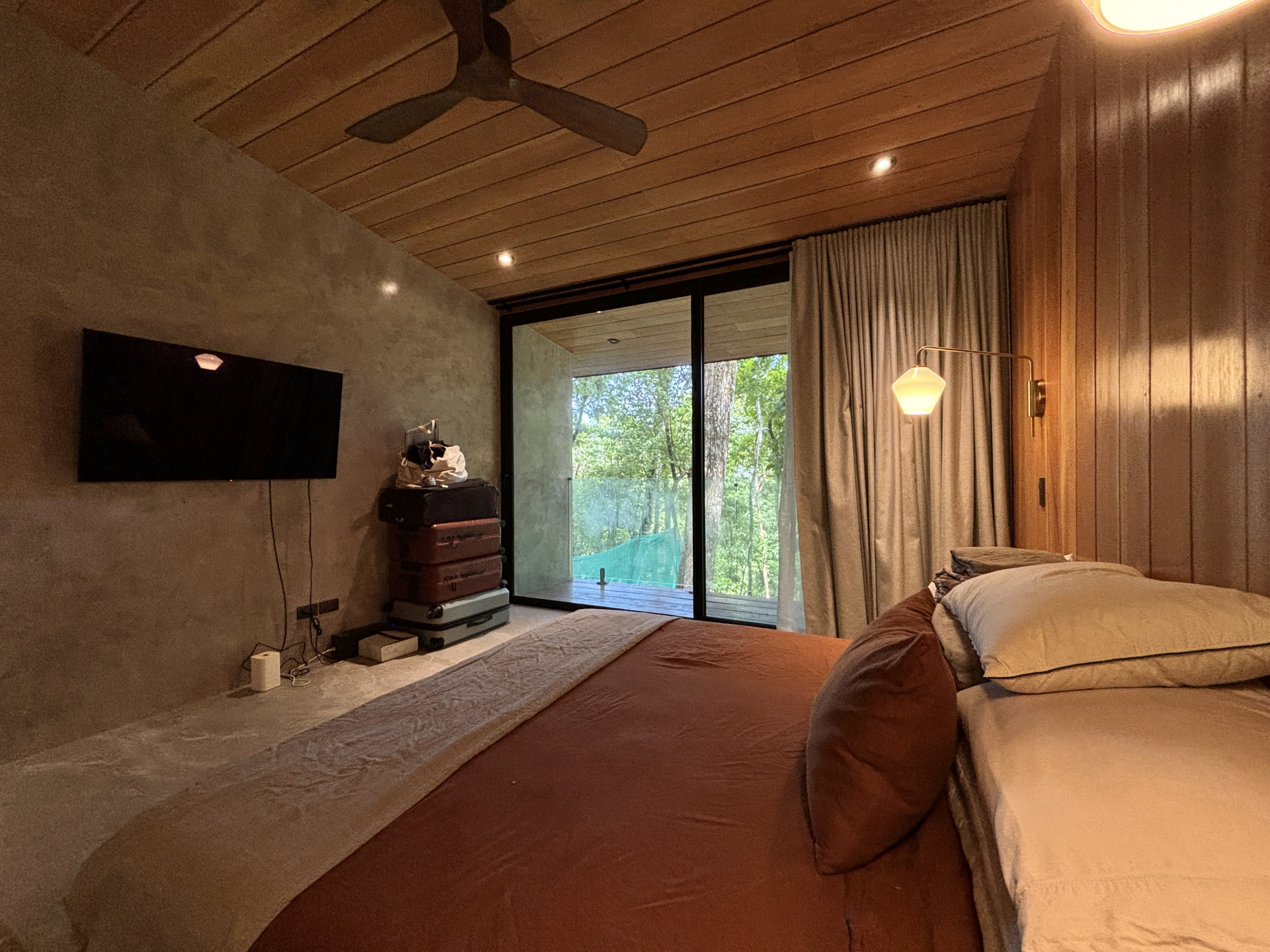Modern Retreat Surrounded by Lush Nature in Santa Teresa