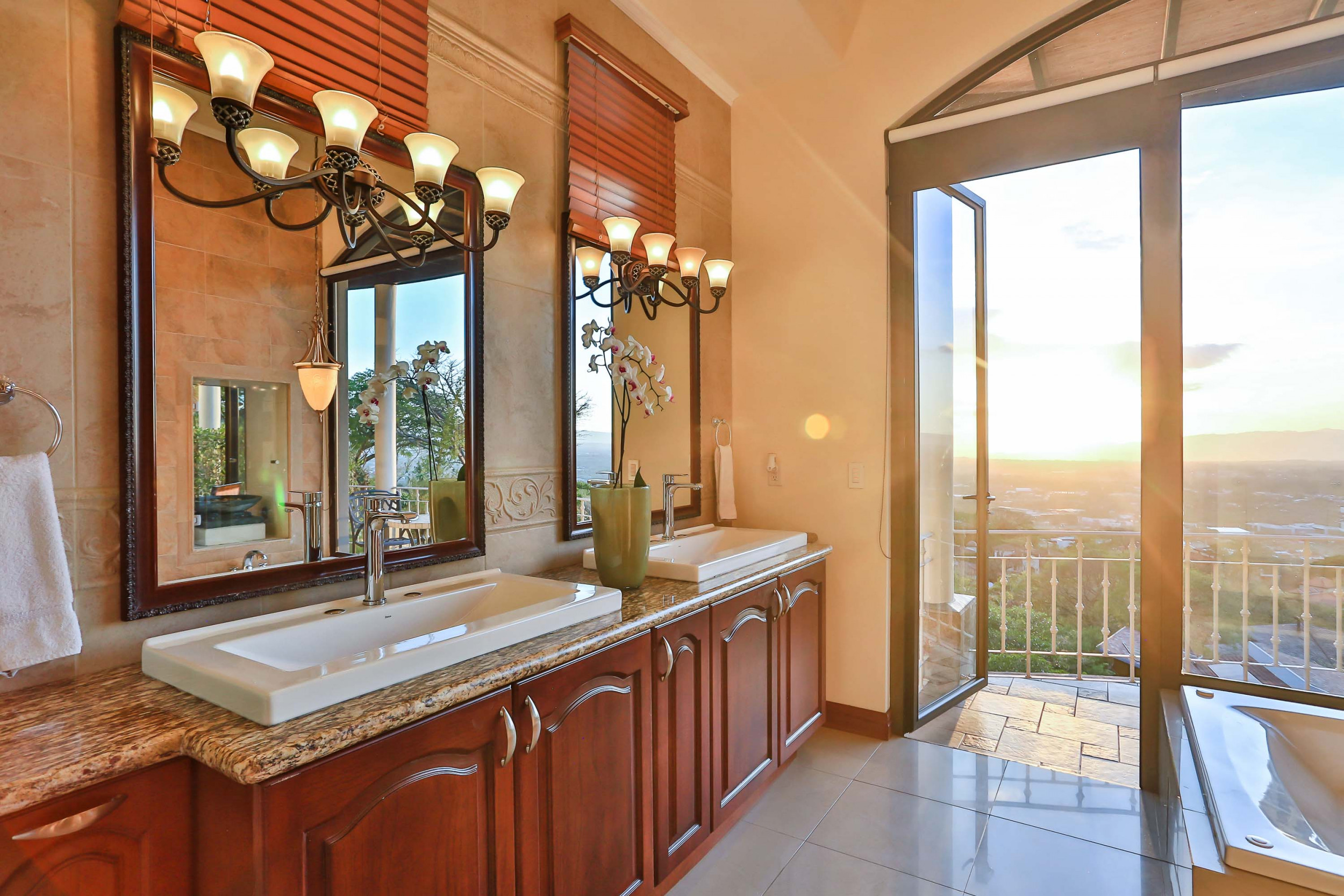 Breathtaking Views & Privacy - The Infinity Estate in Villa Real