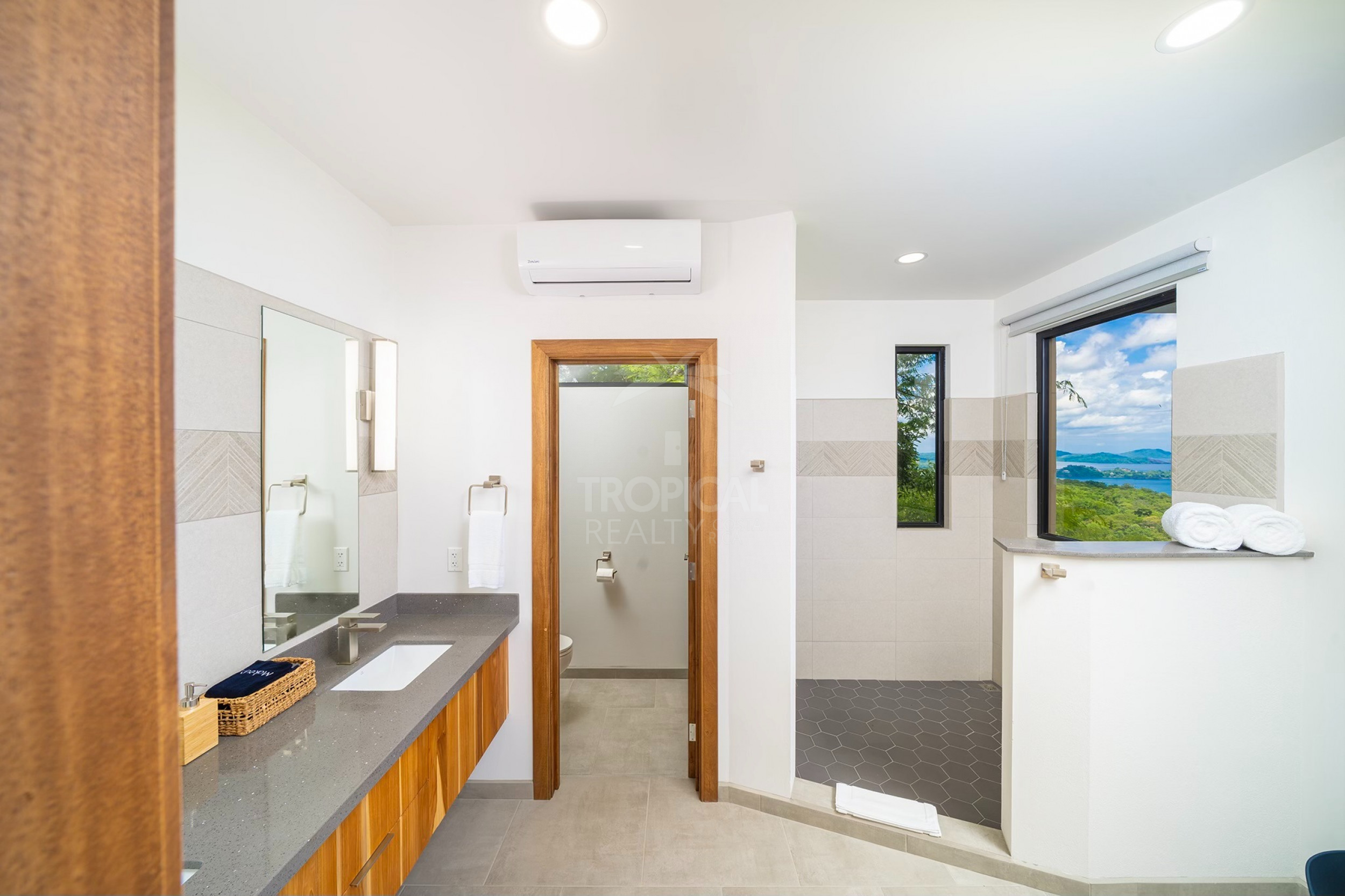 Luxury Ocean View Villa for Sale in Pacific Heights with Infinity Pool & Panoramic Views