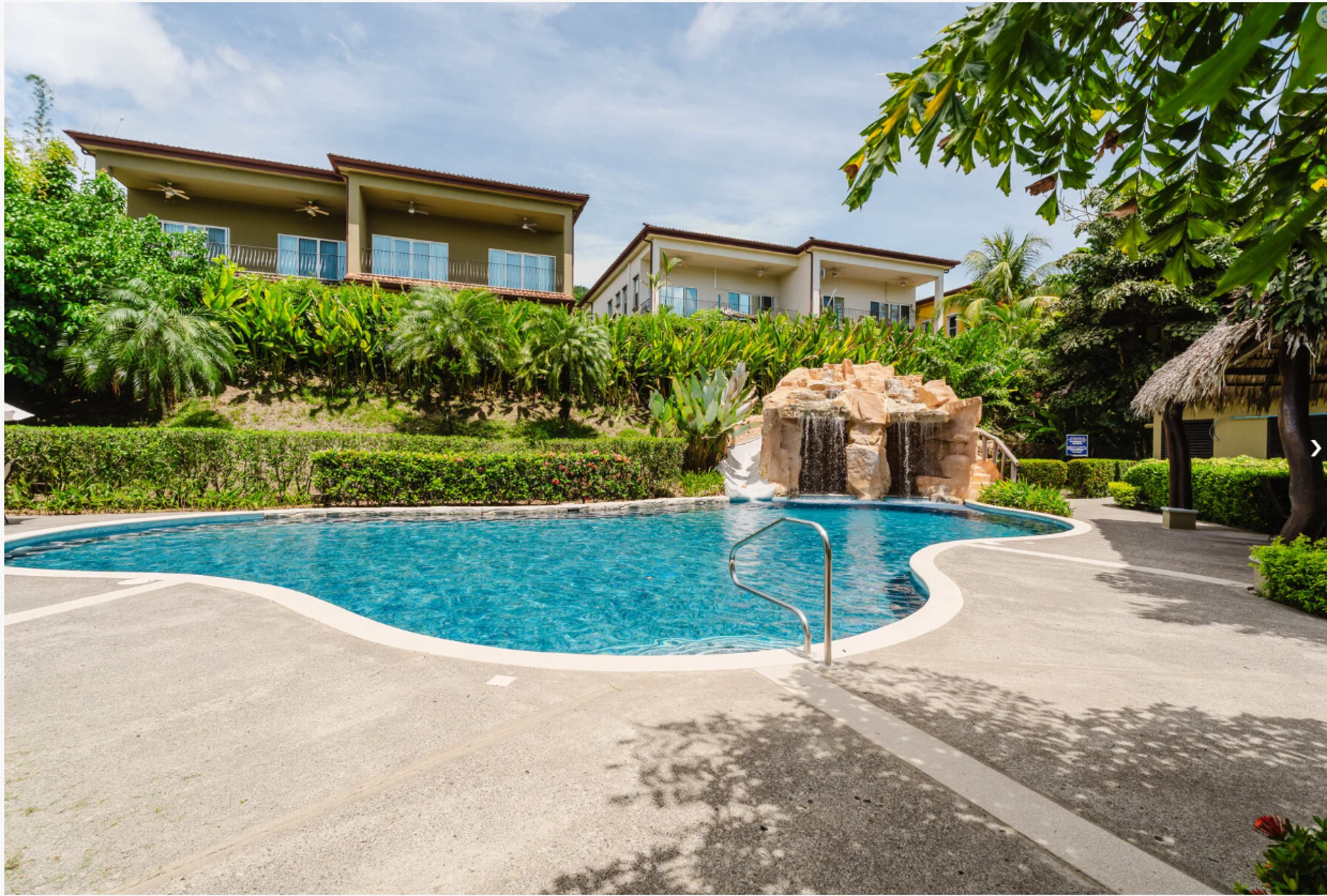 4-Bedroom Townhouse for Sale in Herradura – Reserva Las Lomas near Los Sueños Marina