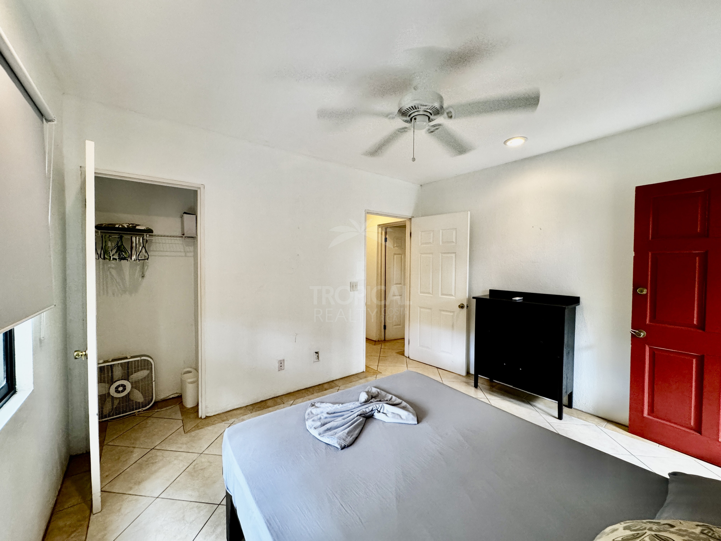 Apartamento en alquiler en Montezuma, tres habitaciones, su hogar frente al paraíso.