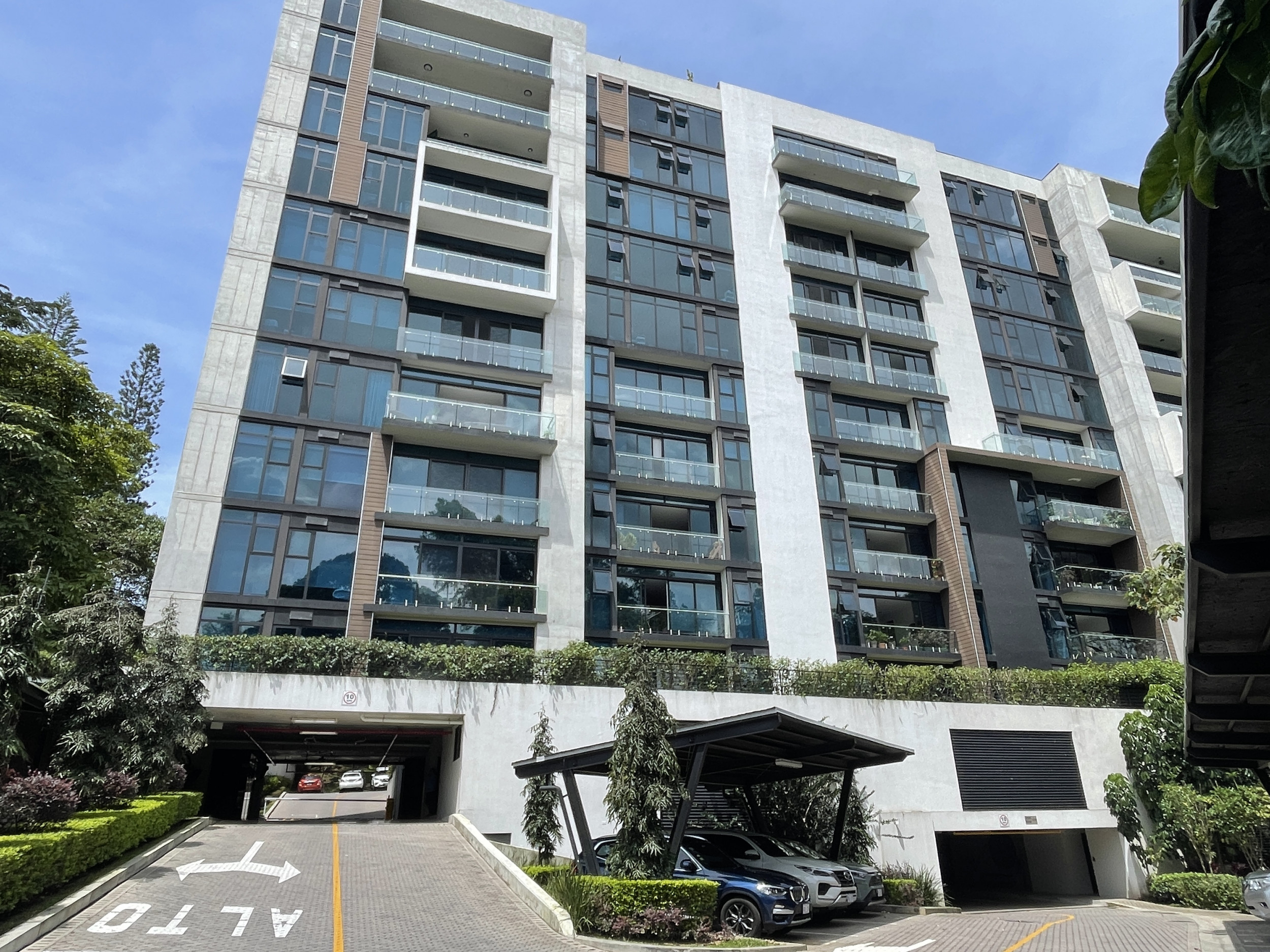 Luxury penthouse for sale in Guachipelin 203, Escazu