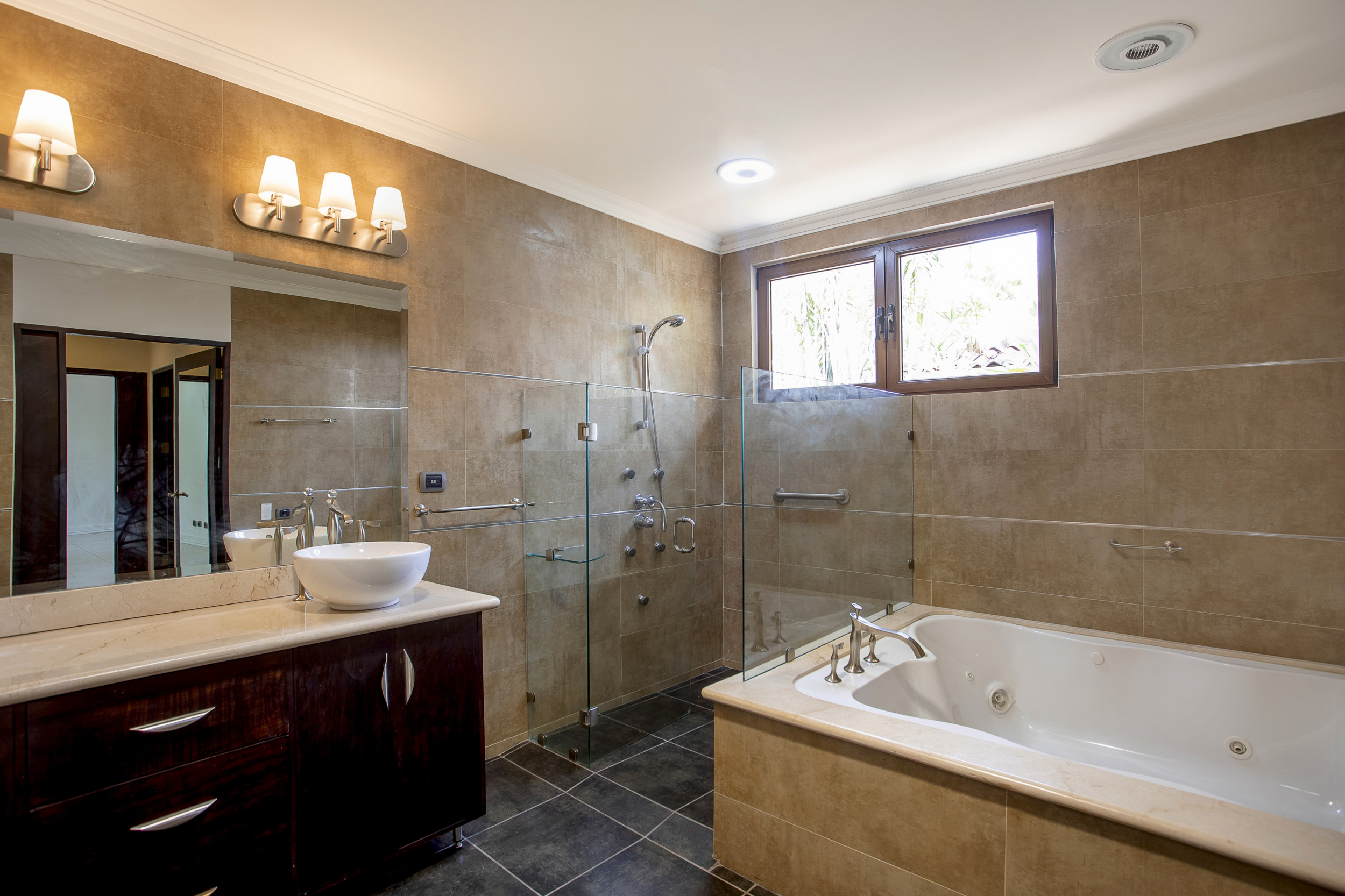 Stunning Single-Level Home in Bosques de Lindora, Santa Ana | 4 Bedrooms, Luxury Amenities & Prime Location