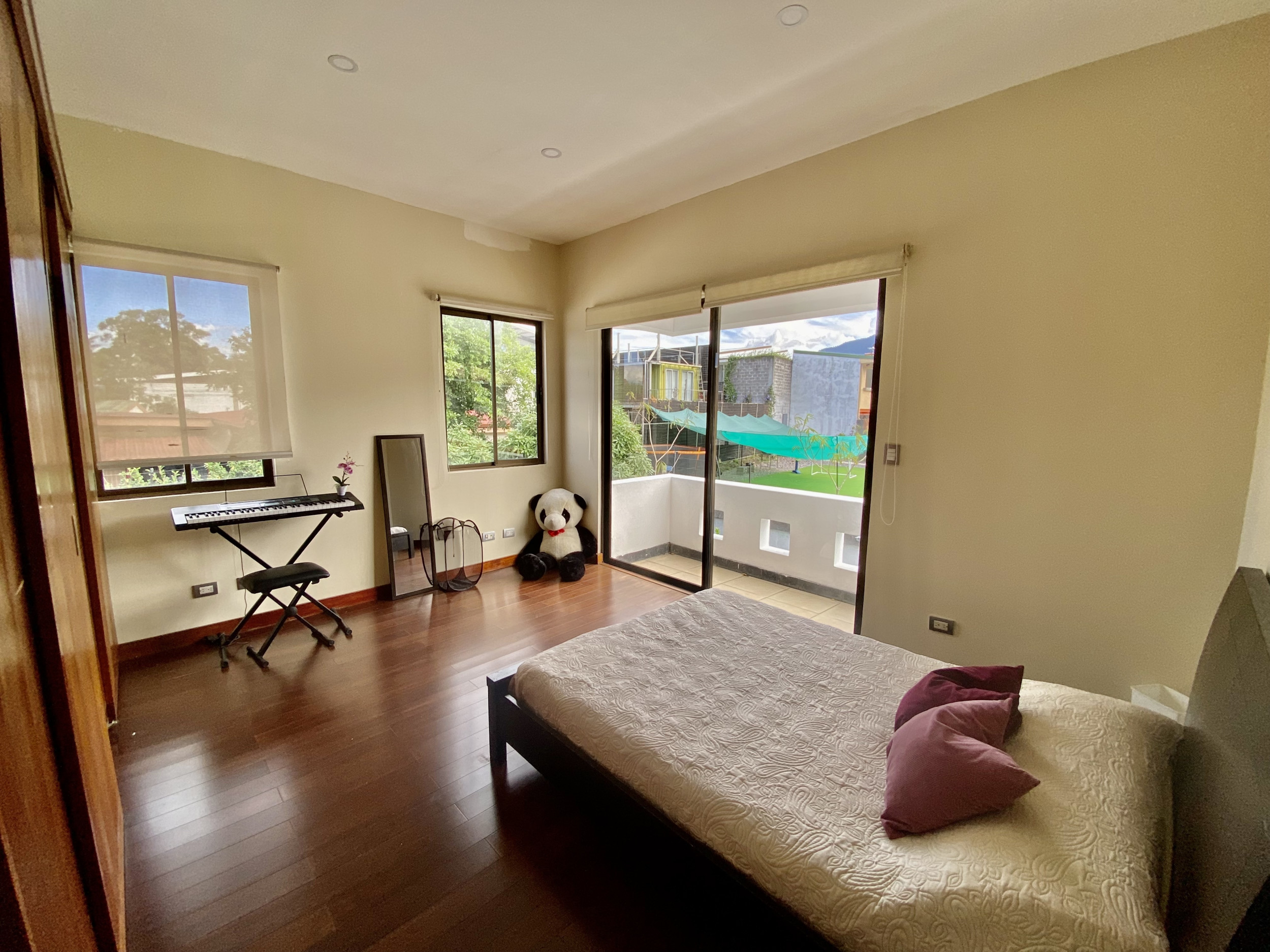 SOLD Luxury Contemporary Residence in Escazú: Spacious Living, Natural Light, and Exclusive Amenities in South Guachipelin
