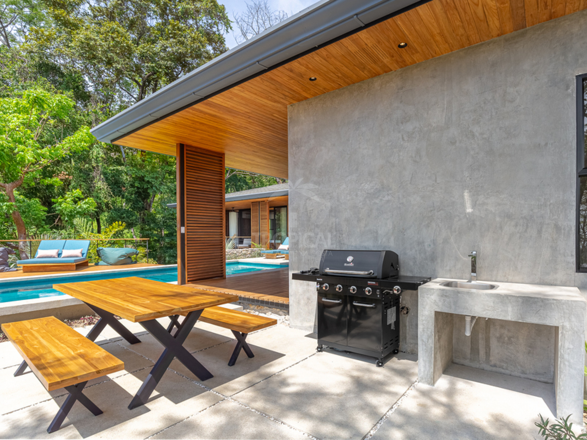 Luxury Ocean View Villa in Santa Teresa – Contemporary Design, Privacy & Tropical Living